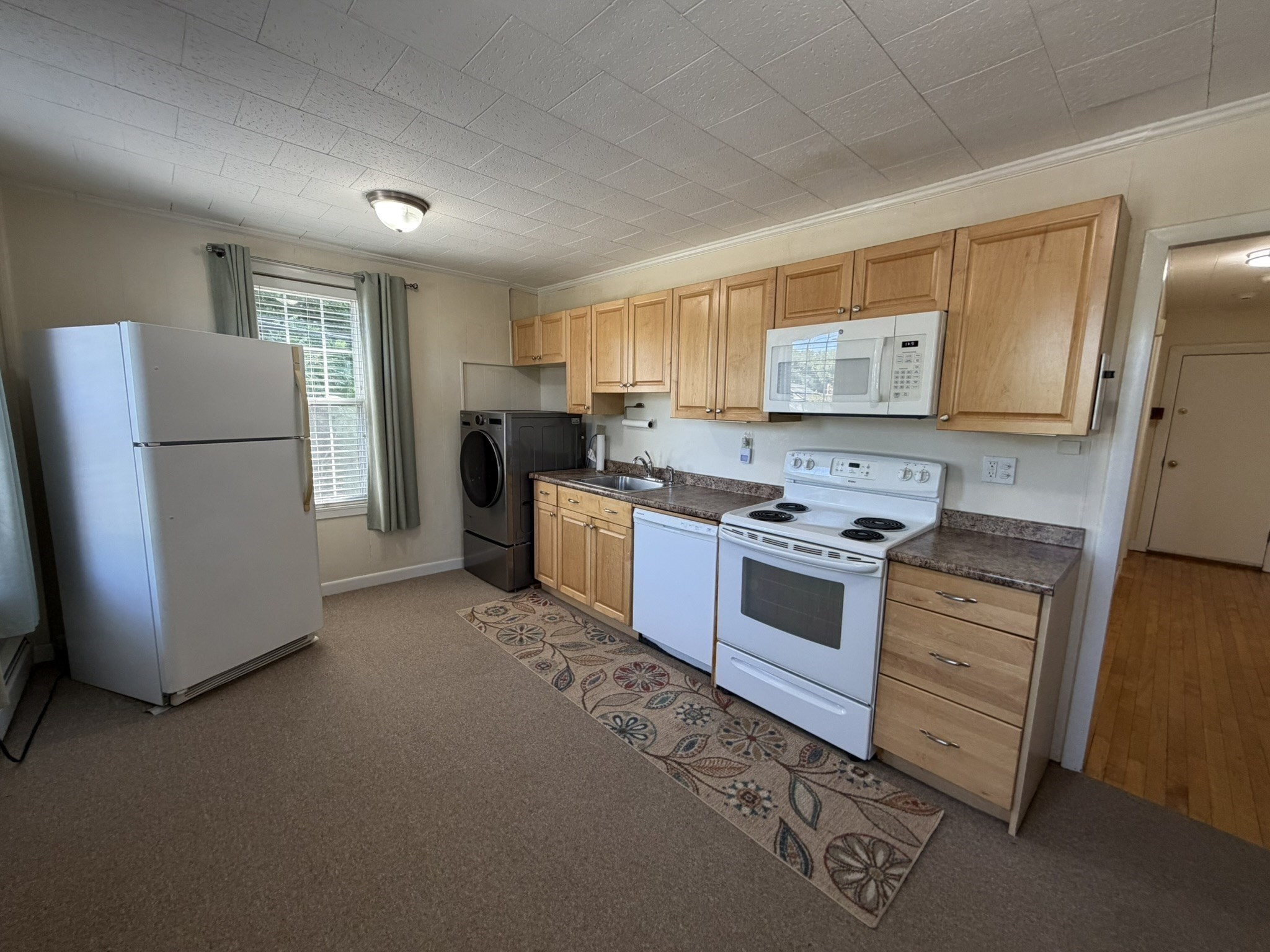 205 Andover Property Photo 13