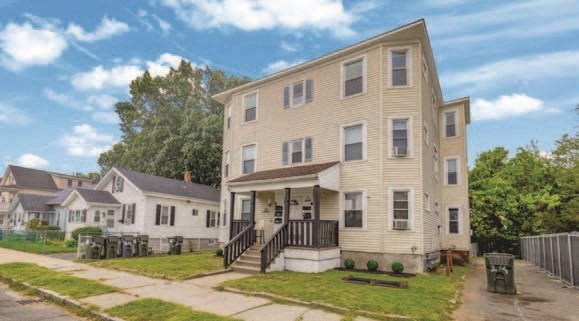 82 Malden St Property Photo 4