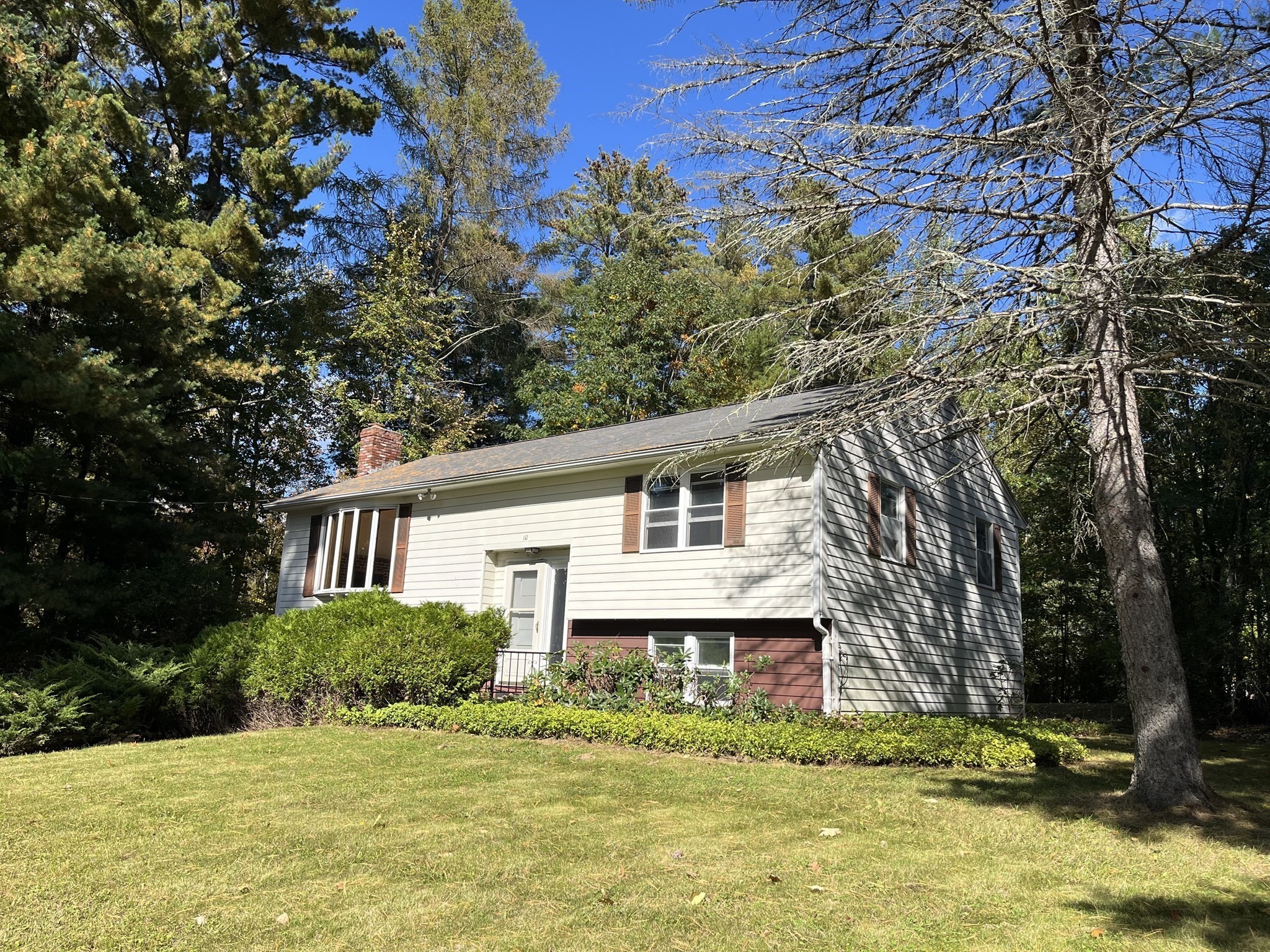 10 Douglas Drive Property Photo 2