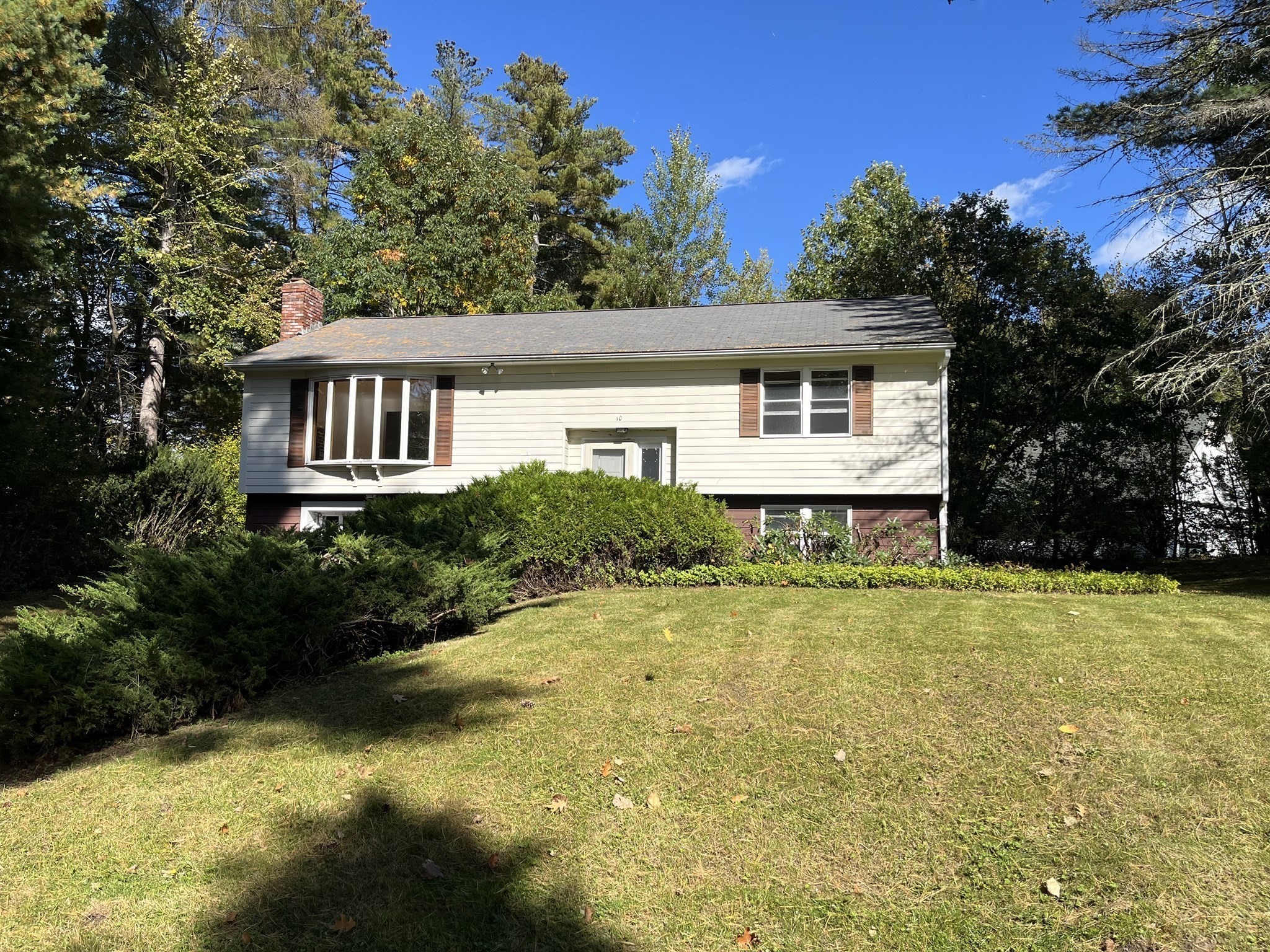 10 Douglas Drive Property Photo 3