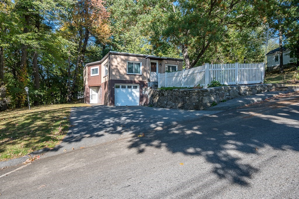 32 Tyson Rd