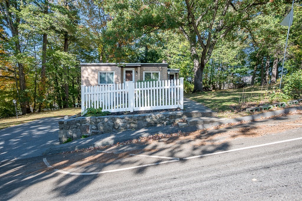 32 Tyson Rd Property Photo 2