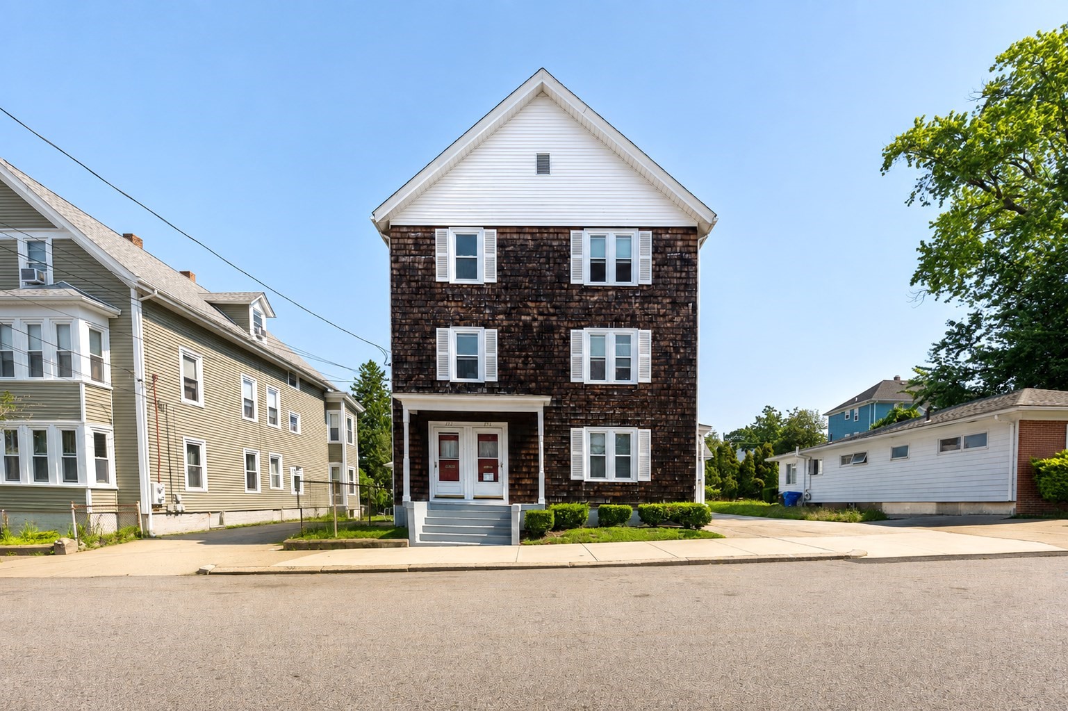 175-177 Sayles Av Property Photo 1