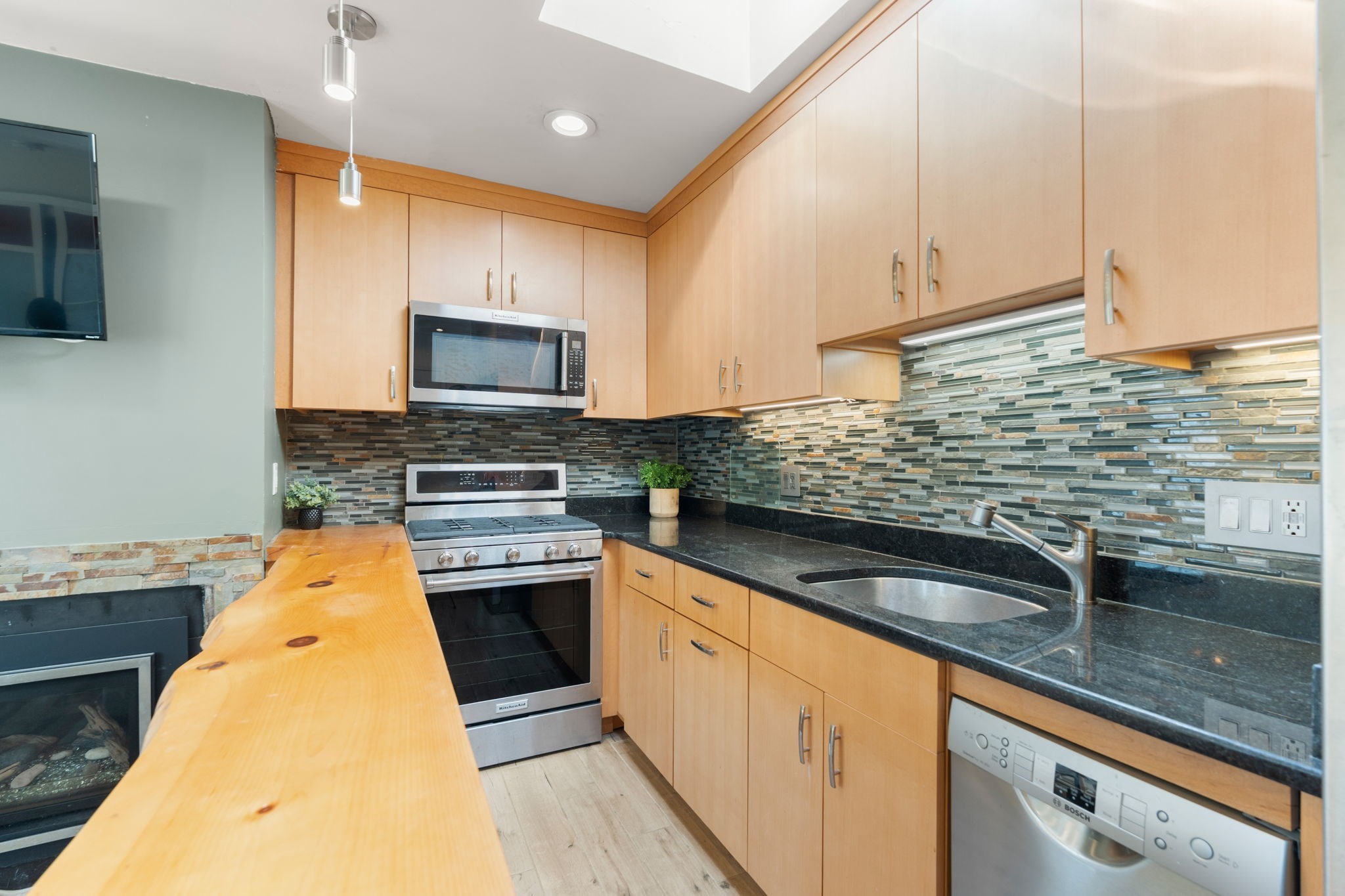 239 Dorchester St # 3 Property Photo 6