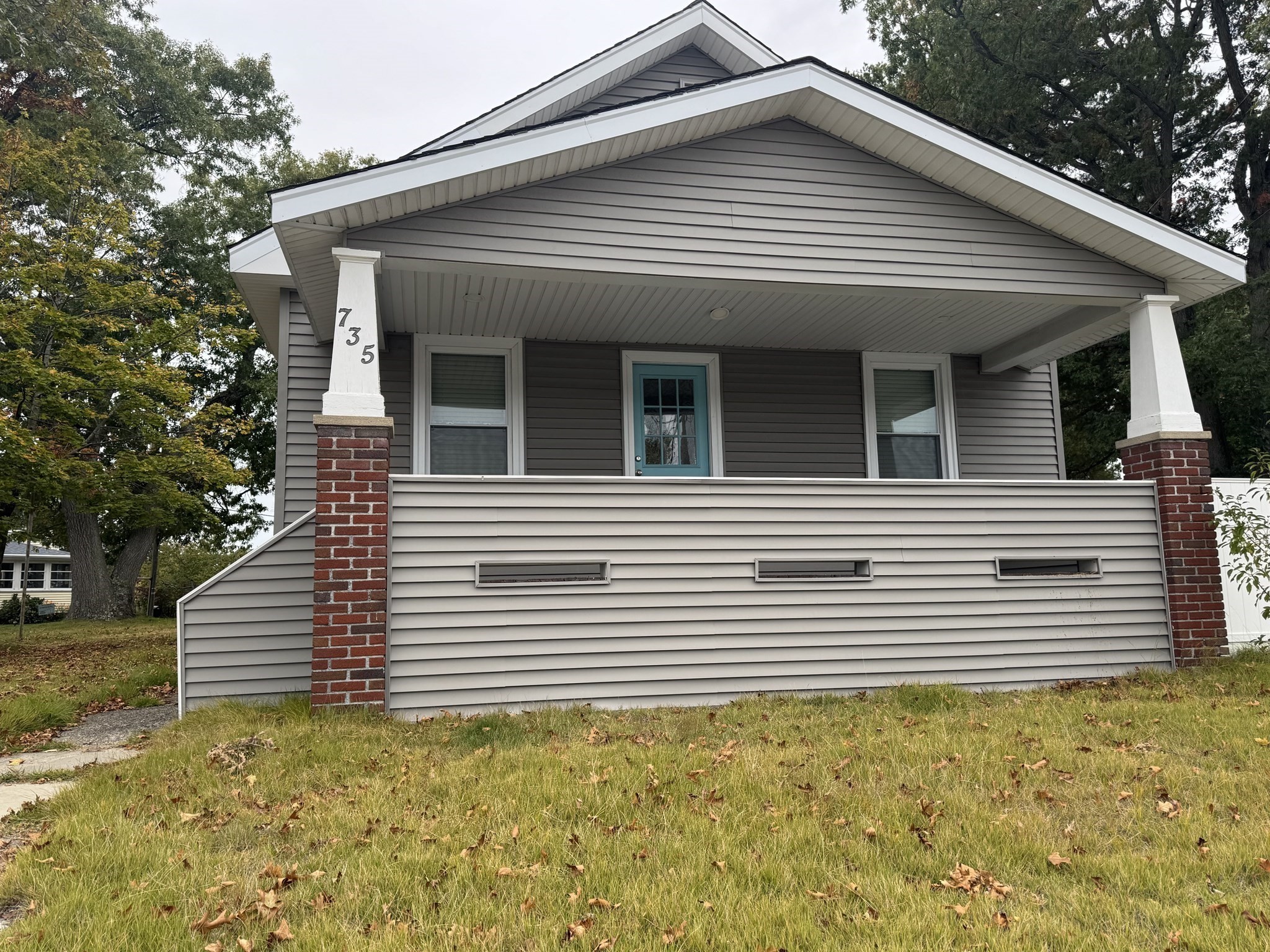 735 Washington St Property Photo 4