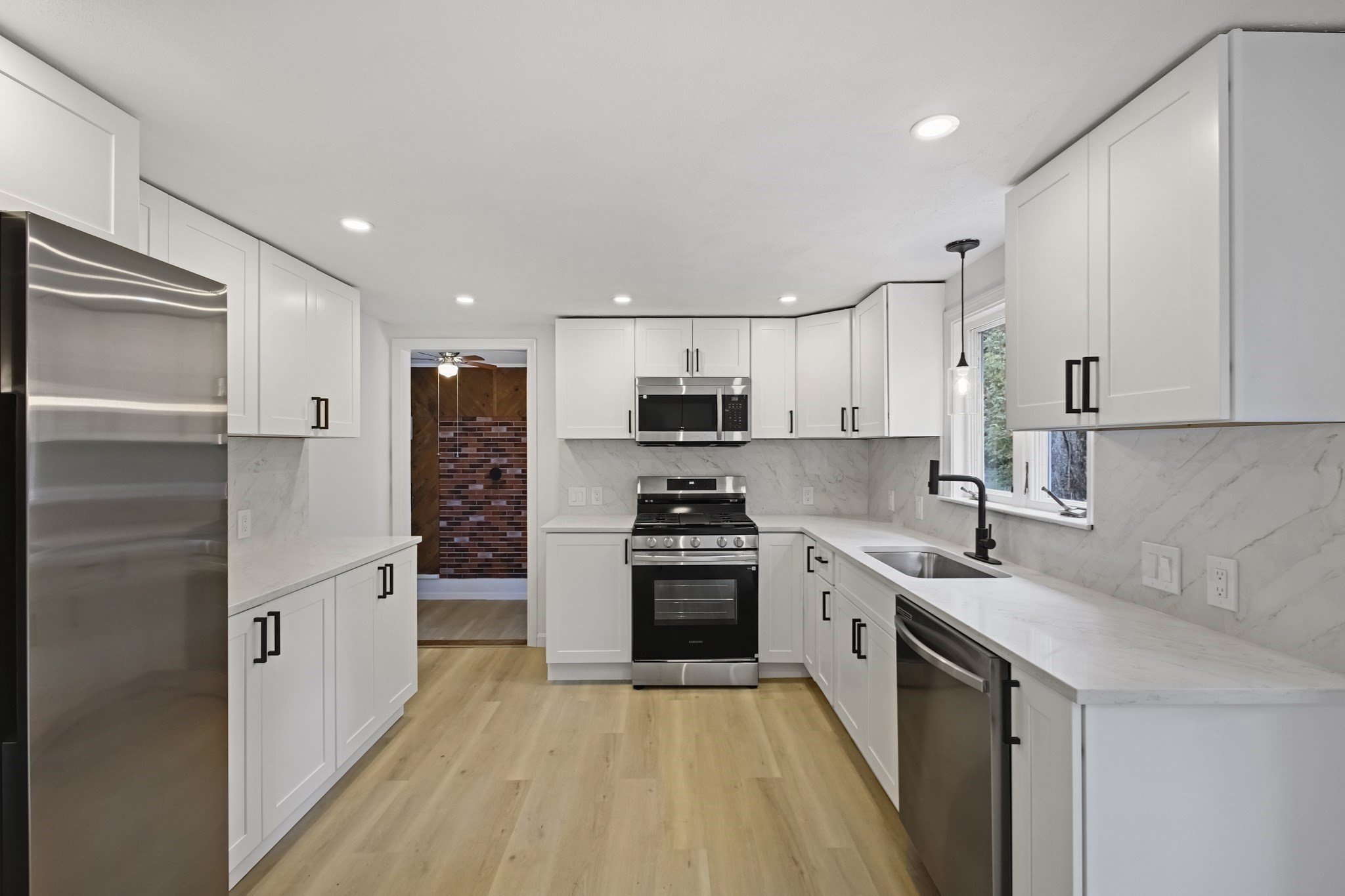 114 Valley Rd Property Photo 4