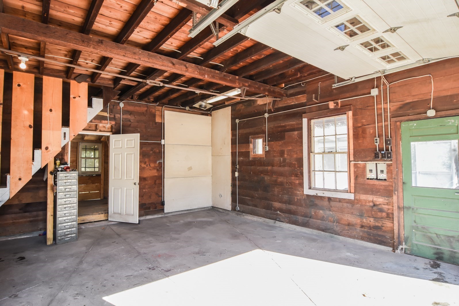 97 Dutcher St Property Photo 28