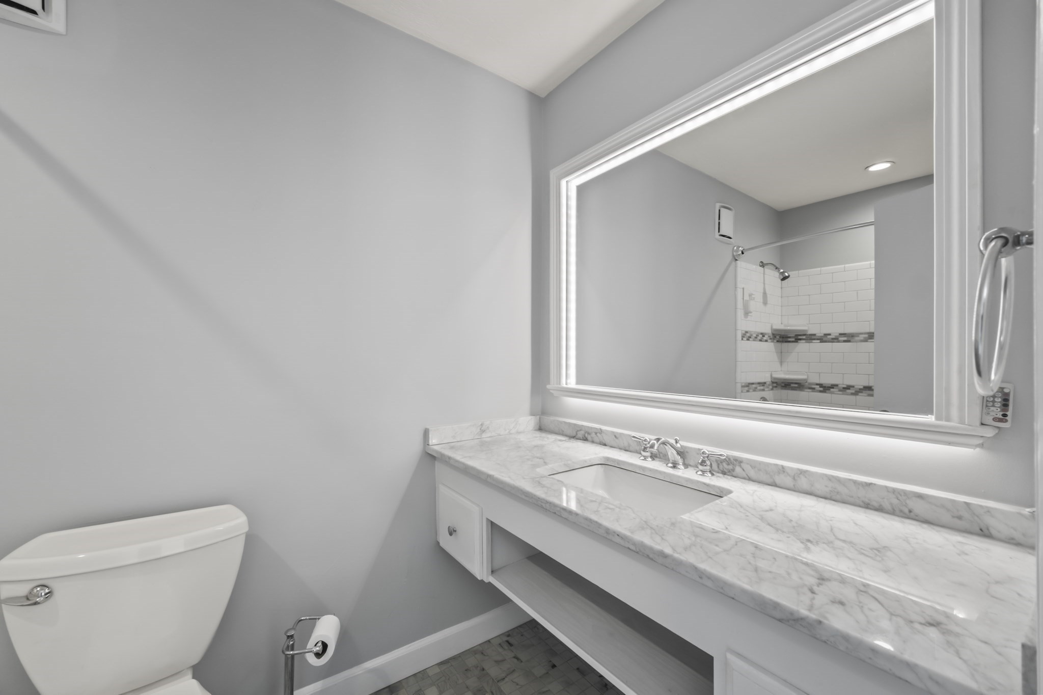 152 Quincy Shore Dr # 13 Property Photo 13