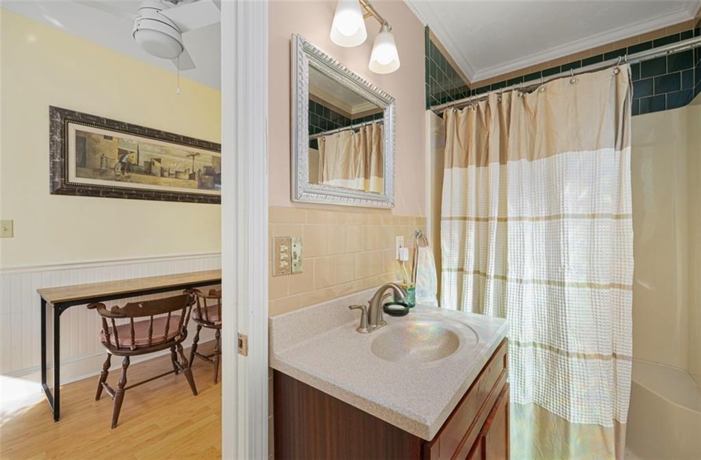 230 Martin St Property Photo 14