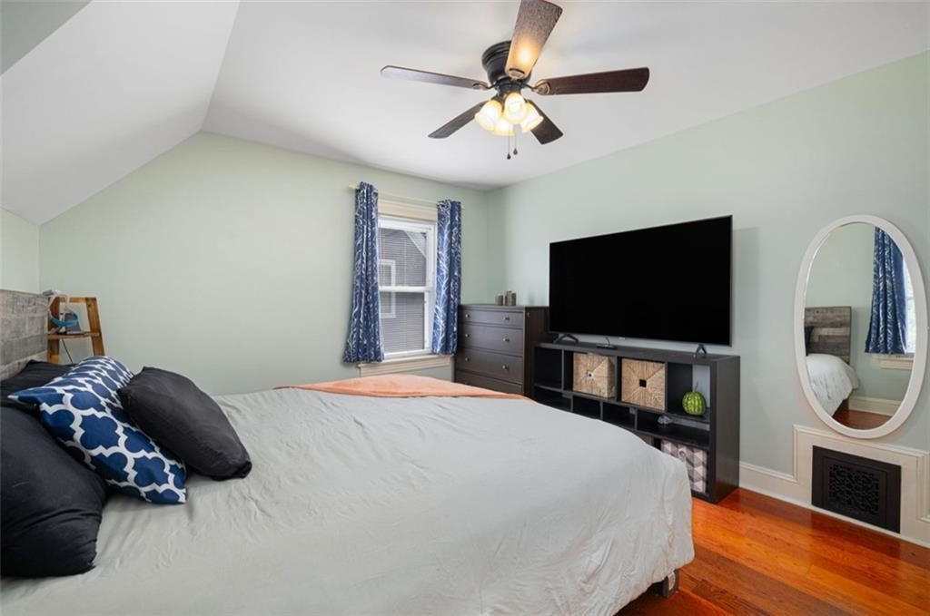 230 Martin St Property Photo 18