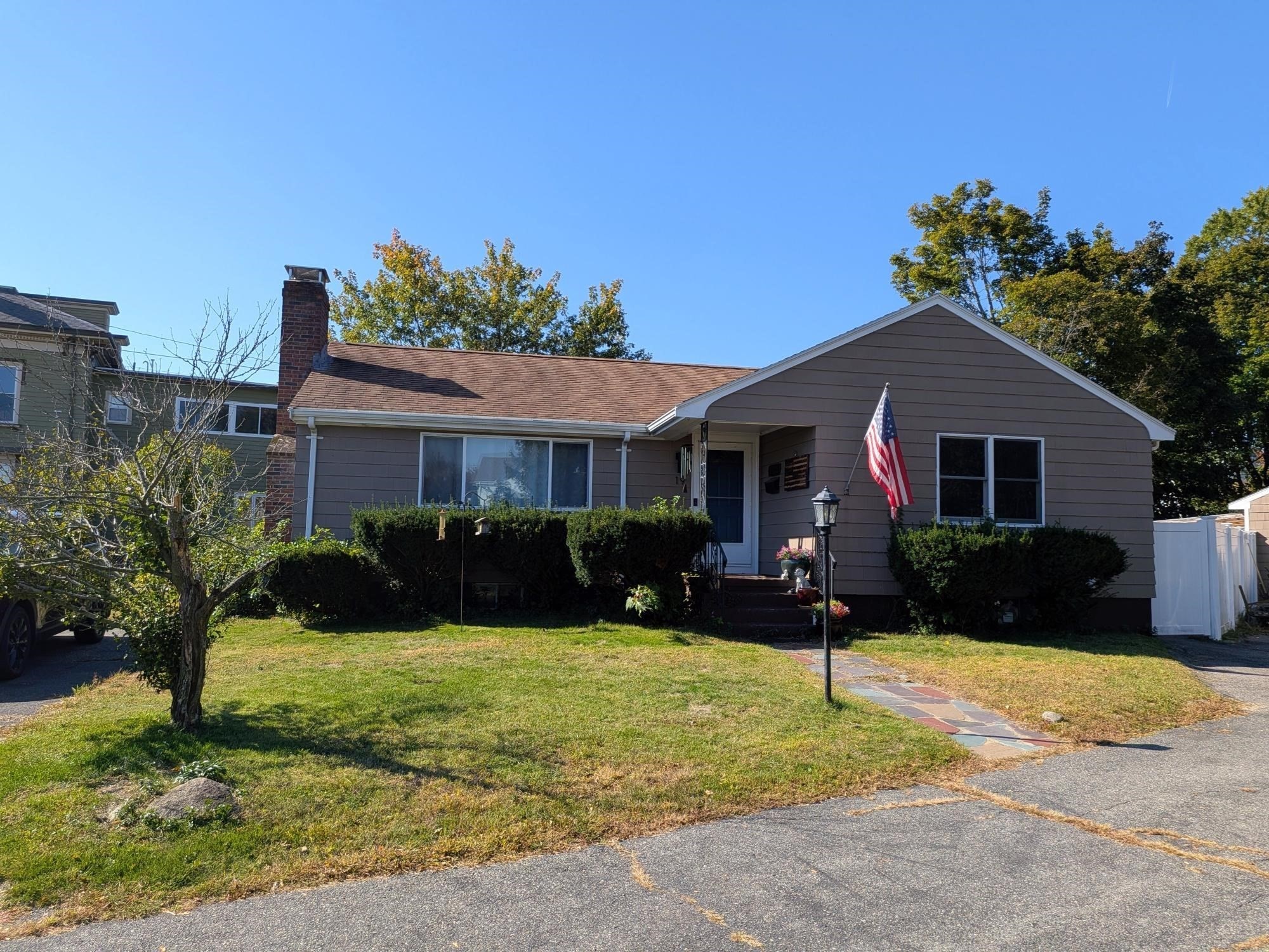 19 Walnut St Property Photo 1