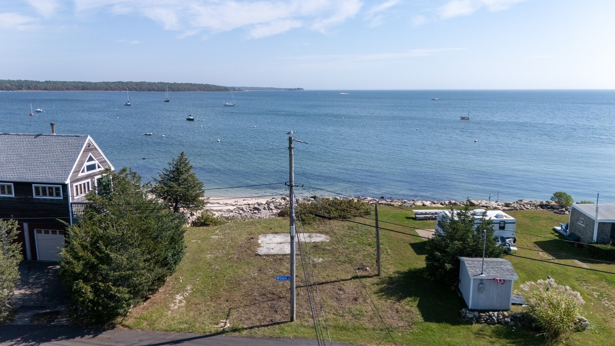 17 Shore Dr Property Photo 3