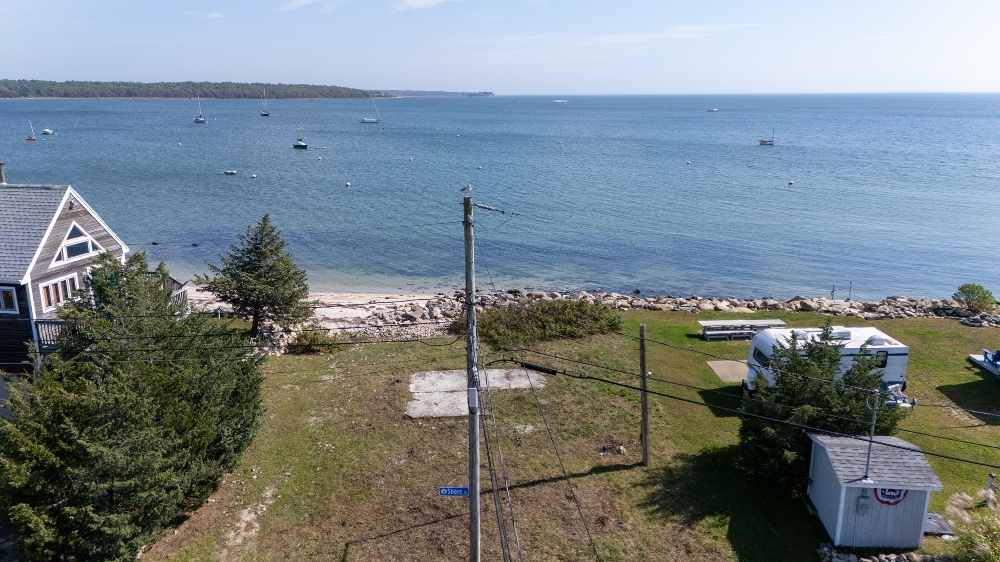 17 Shore Dr Property Photo 4