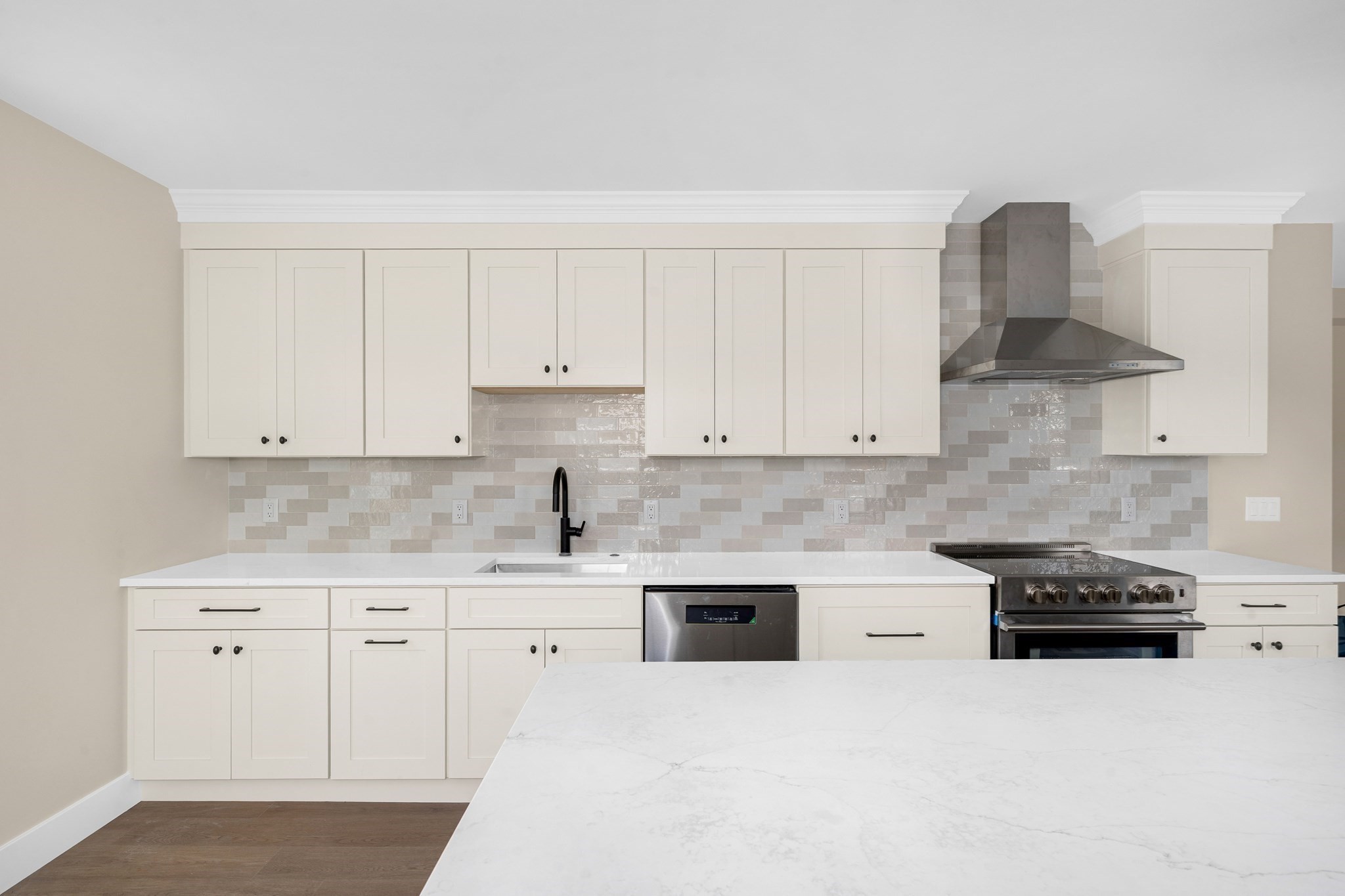26 Friend Street # B Property Photo 9