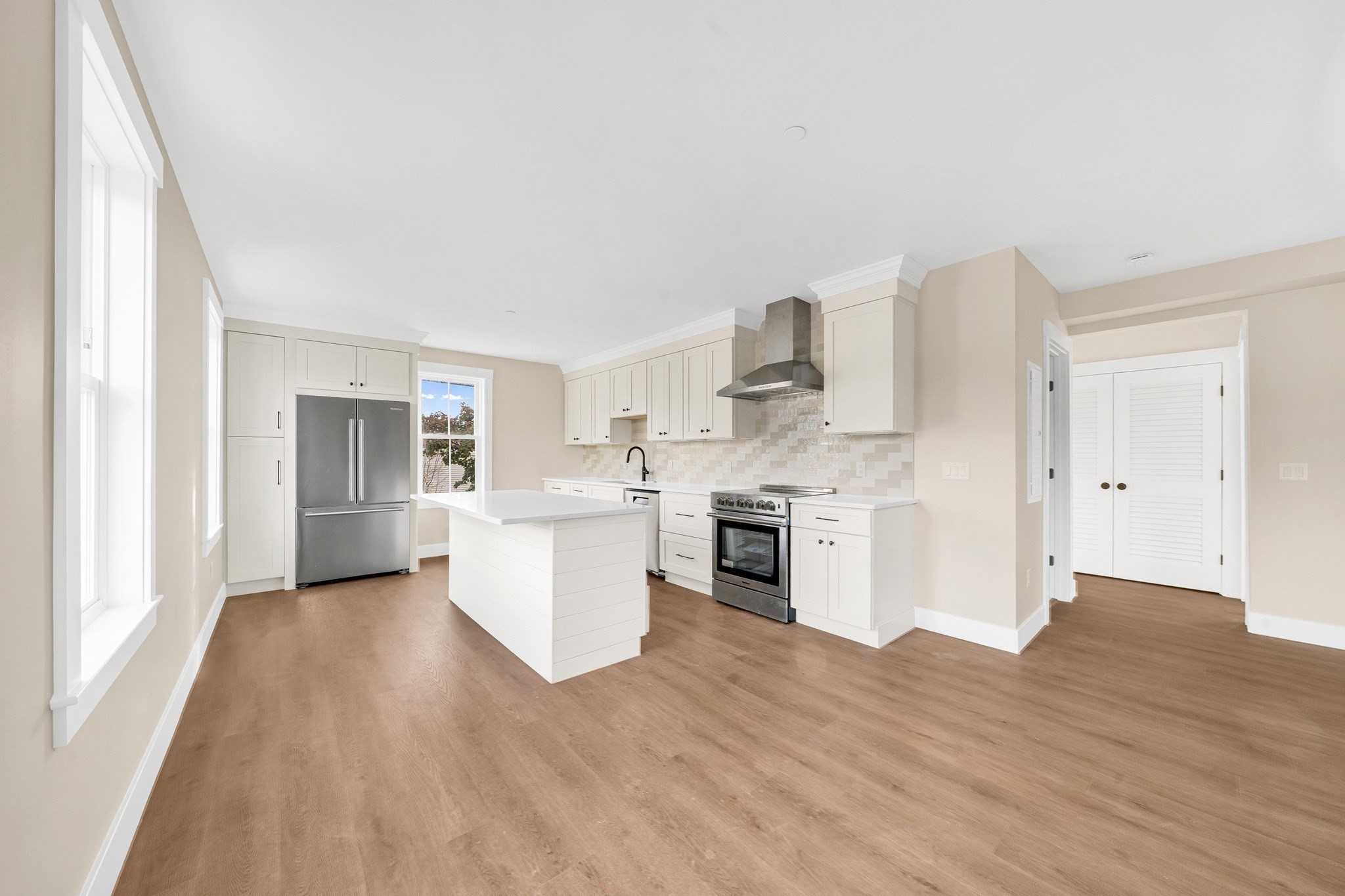 26 Friend Street # B Property Photo 10