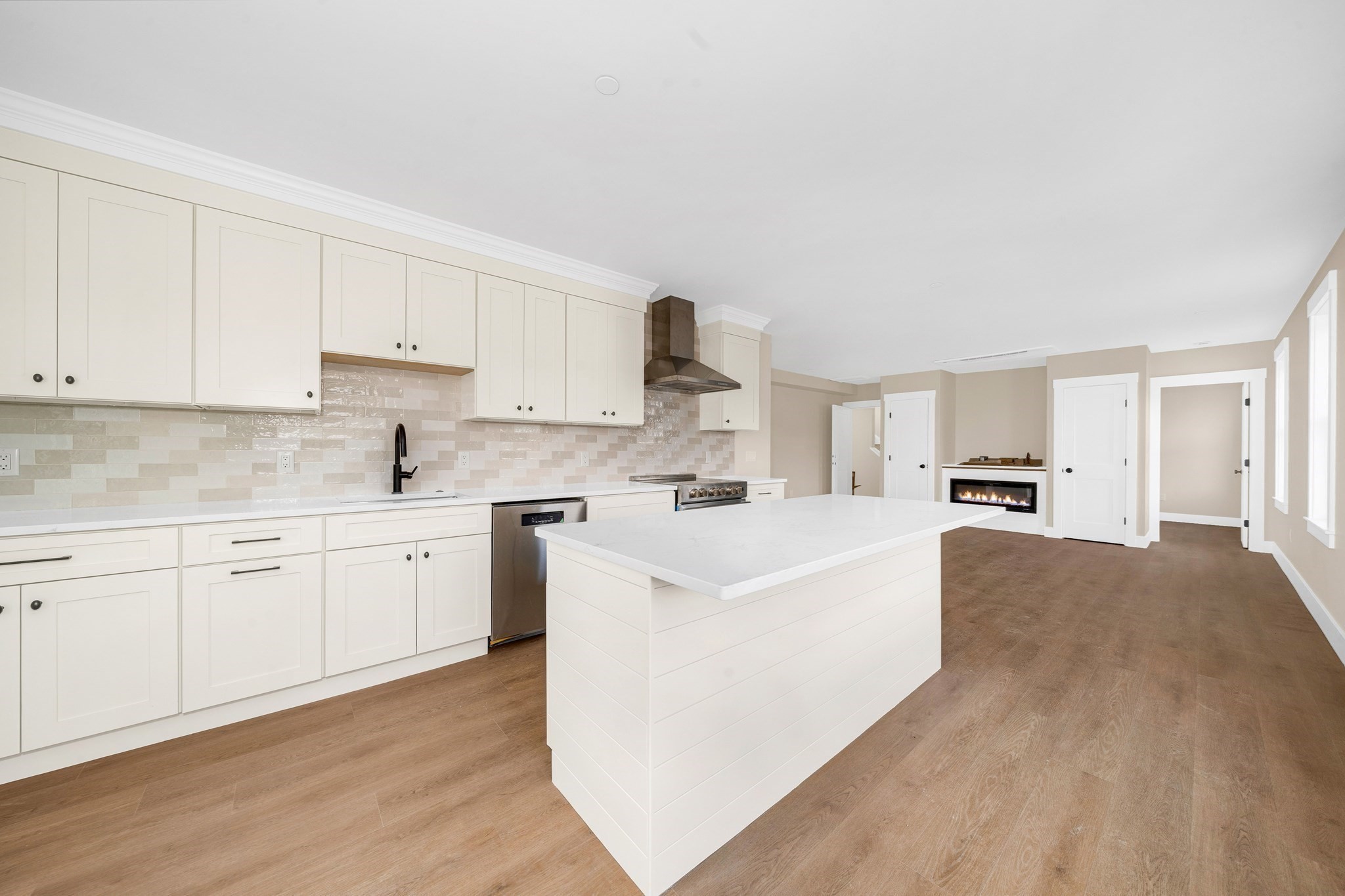 26 Friend Street # B Property Photo 11