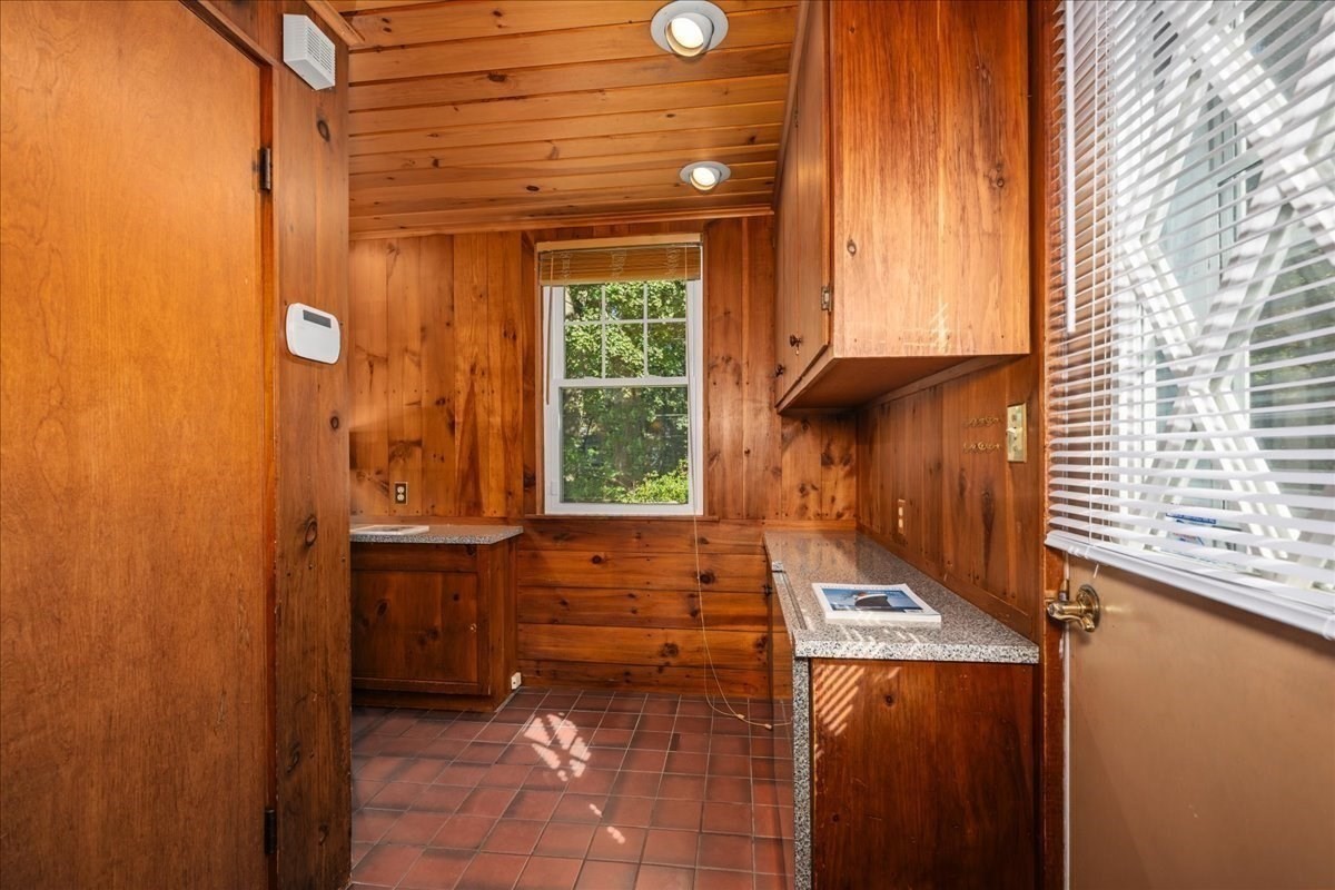 22 Vassar St Property Photo 19