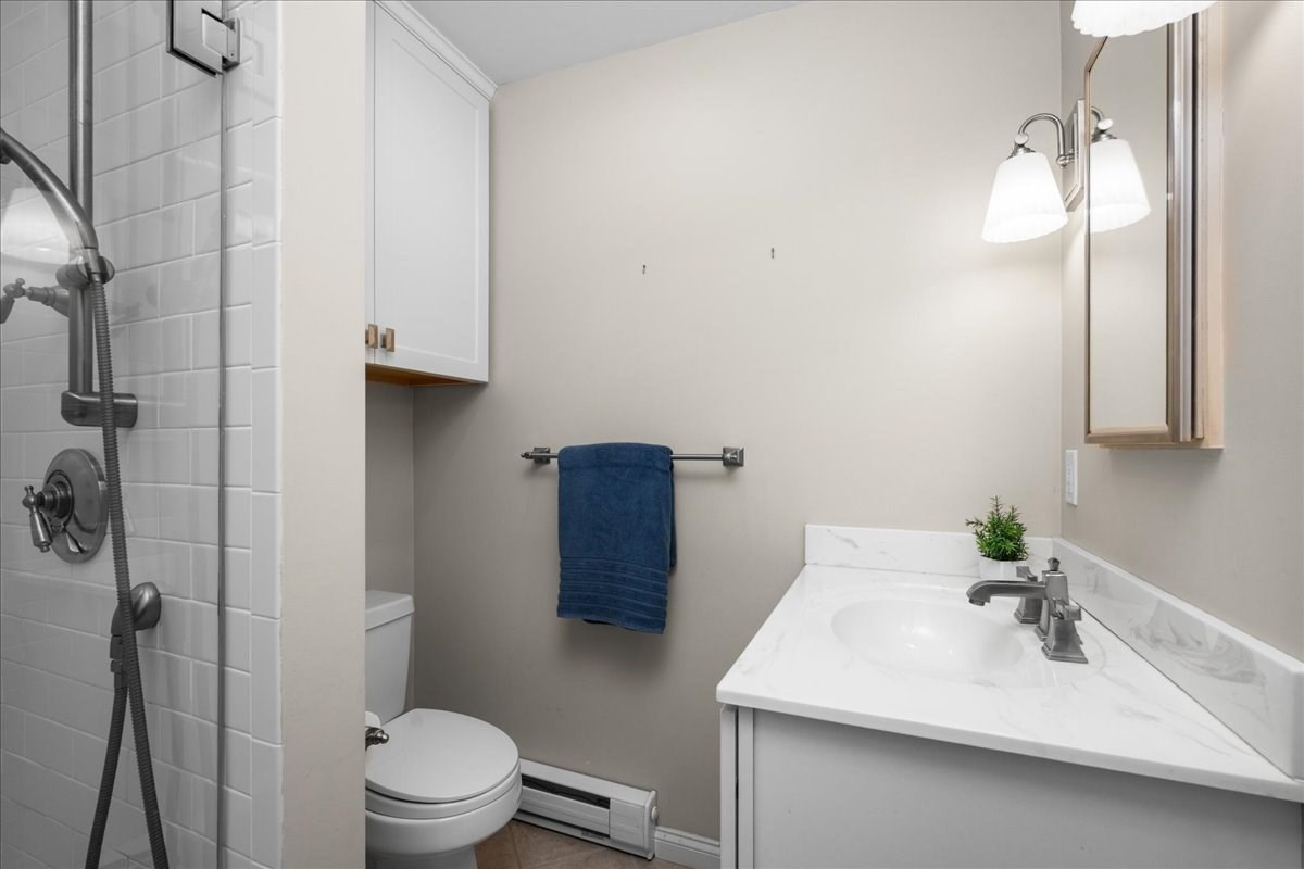 22 Vassar St Property Photo 30