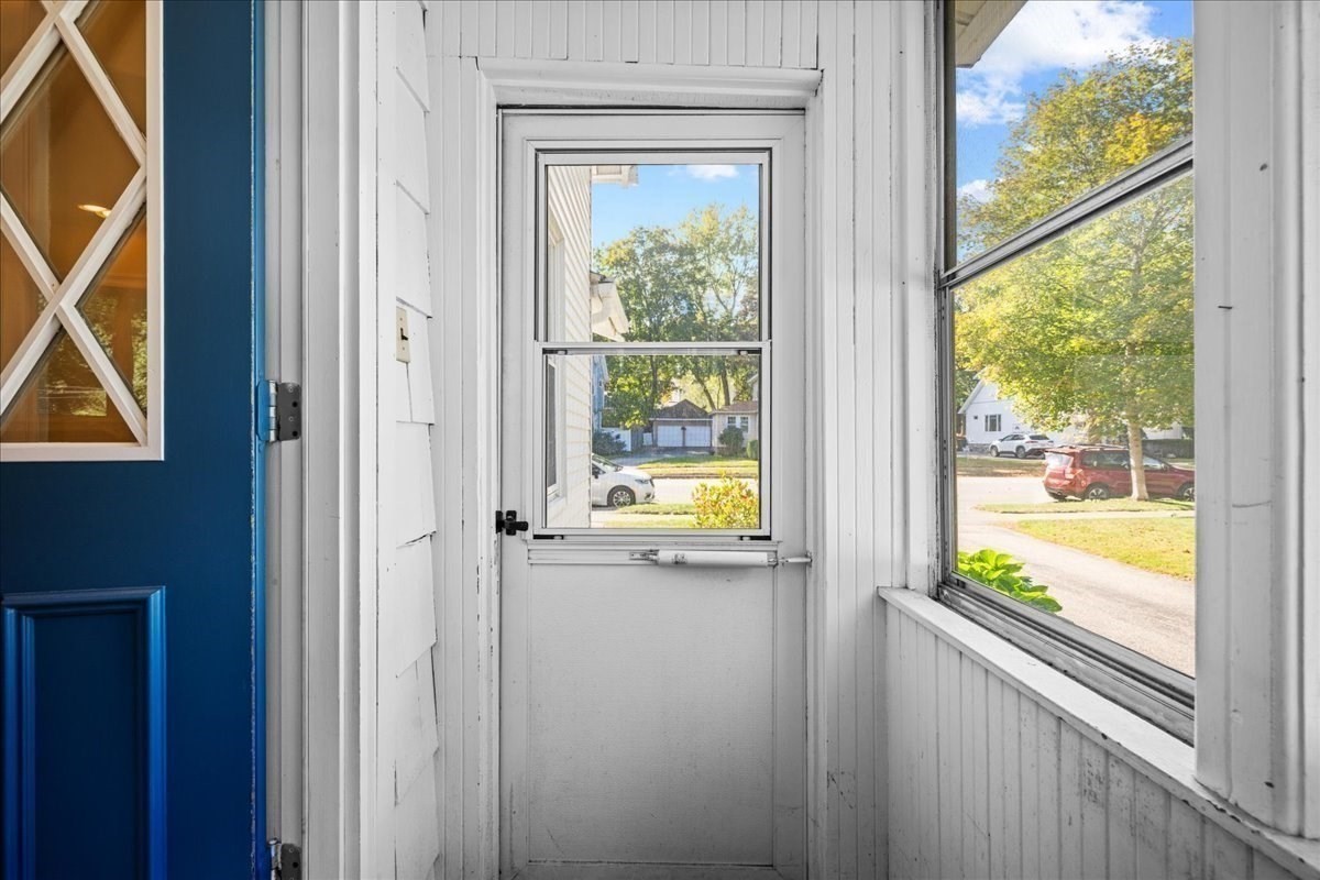 22 Vassar St Property Photo 31