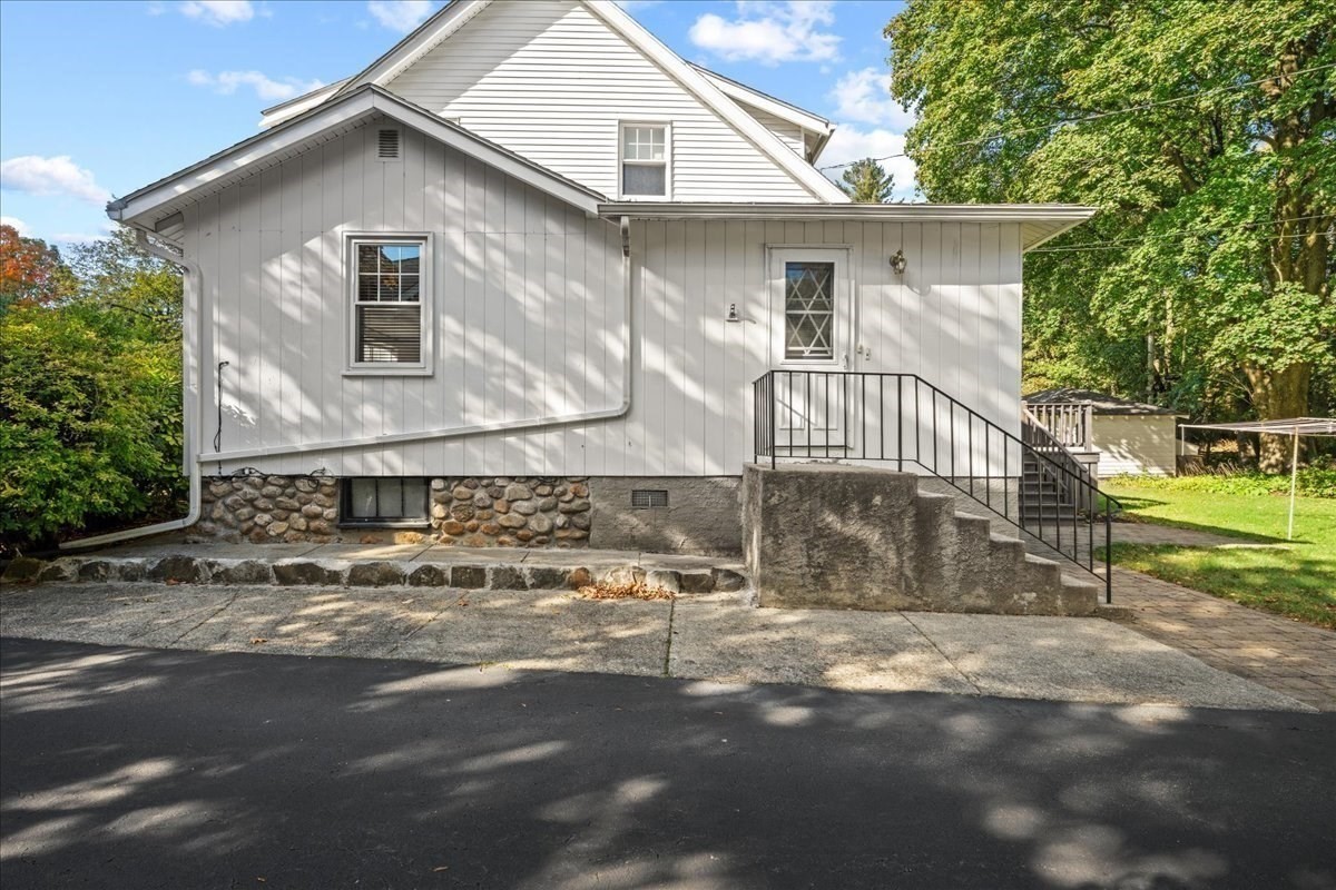 22 Vassar St Property Photo 39