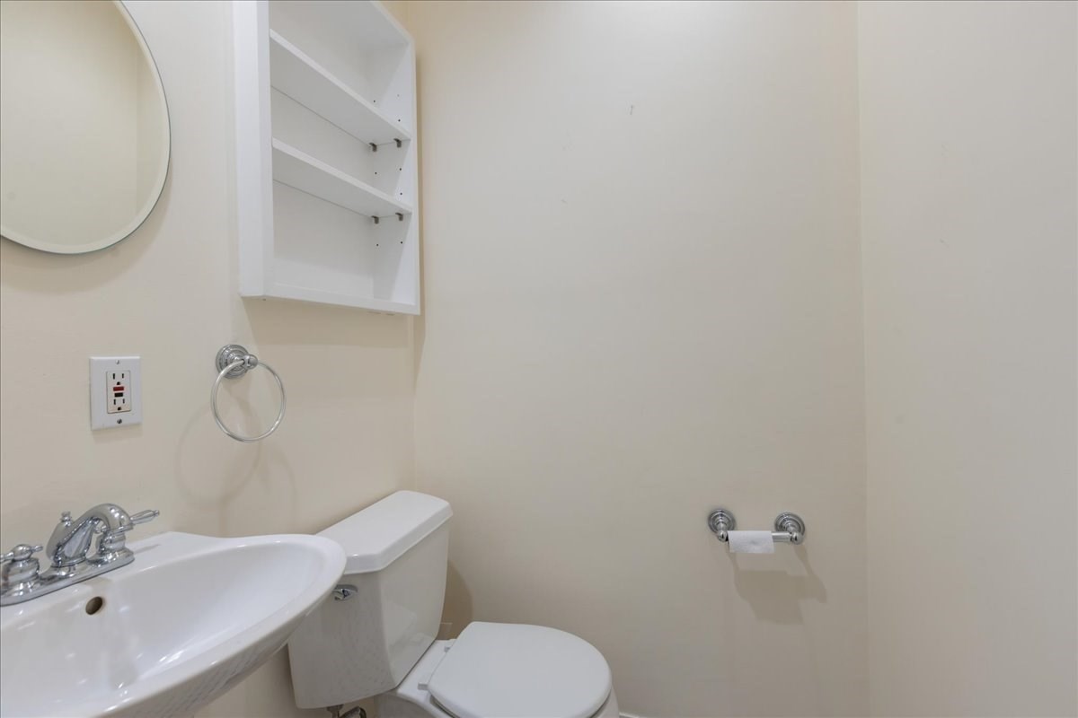 79 Menotomy Rd Property Photo 9