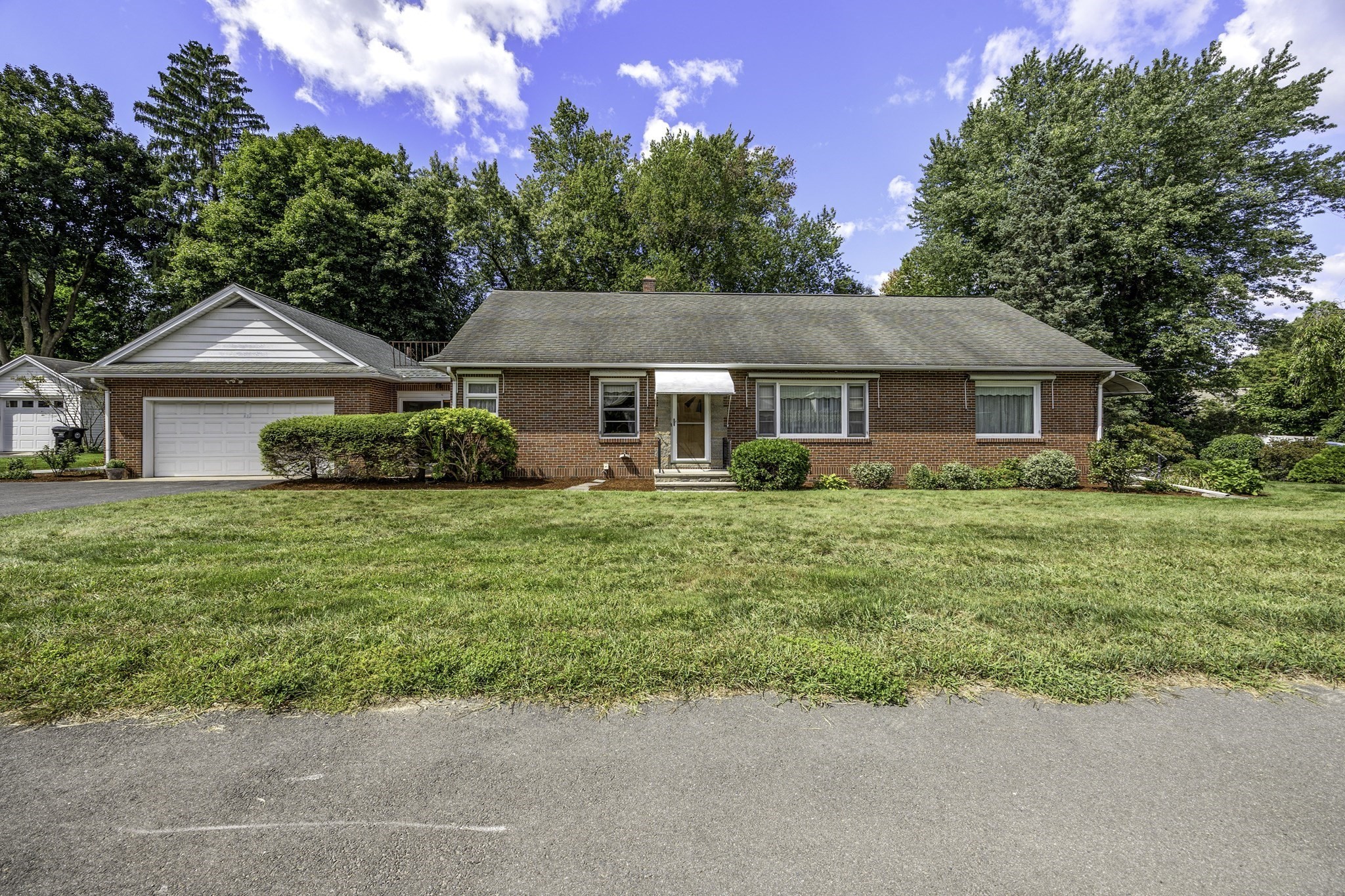 538 Newton Street Property Photo 1