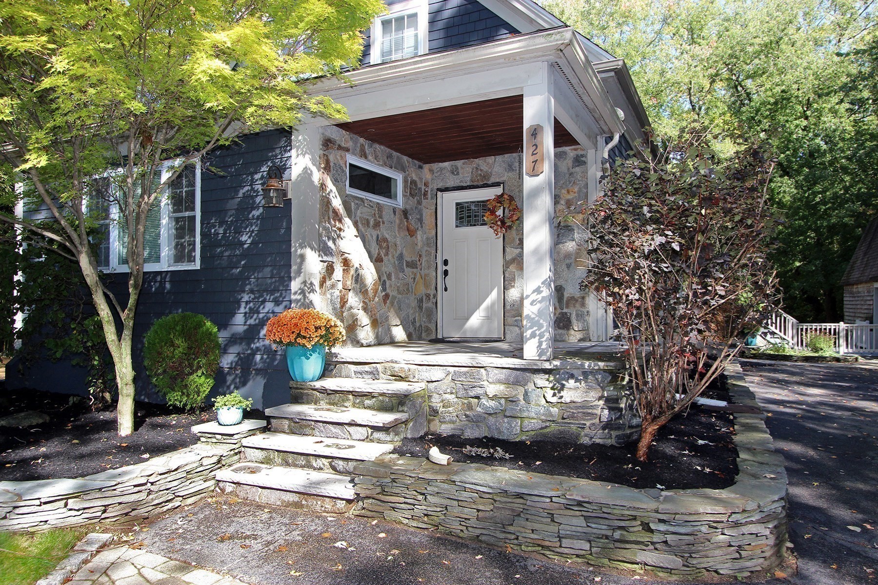 427 Bedford Street Property Photo 2