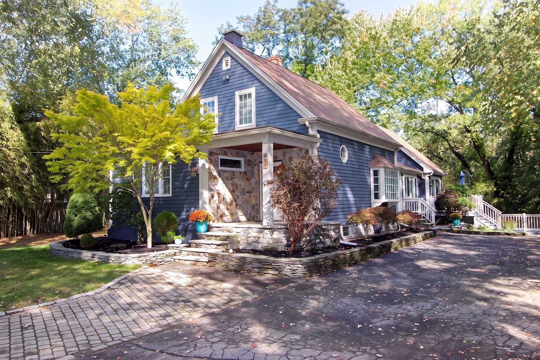 427 Bedford Street Property Photo 3