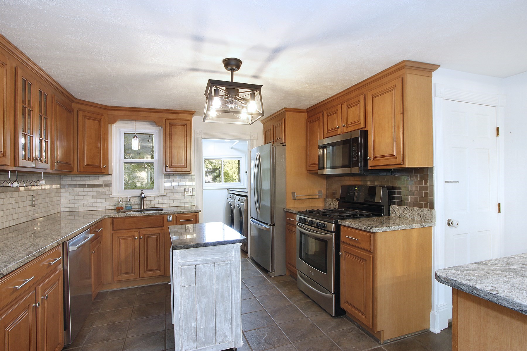 427 Bedford Street Property Photo 7