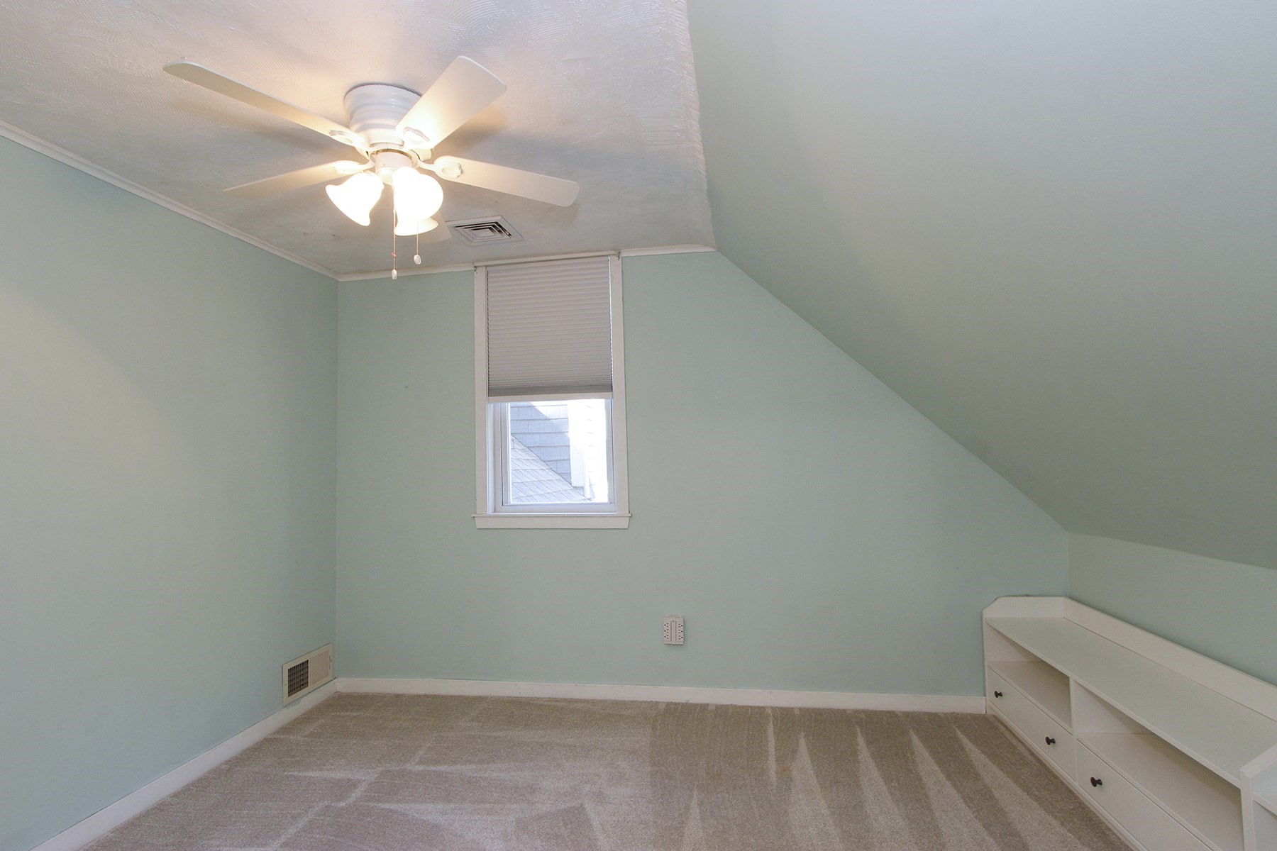 427 Bedford Street Property Photo 28