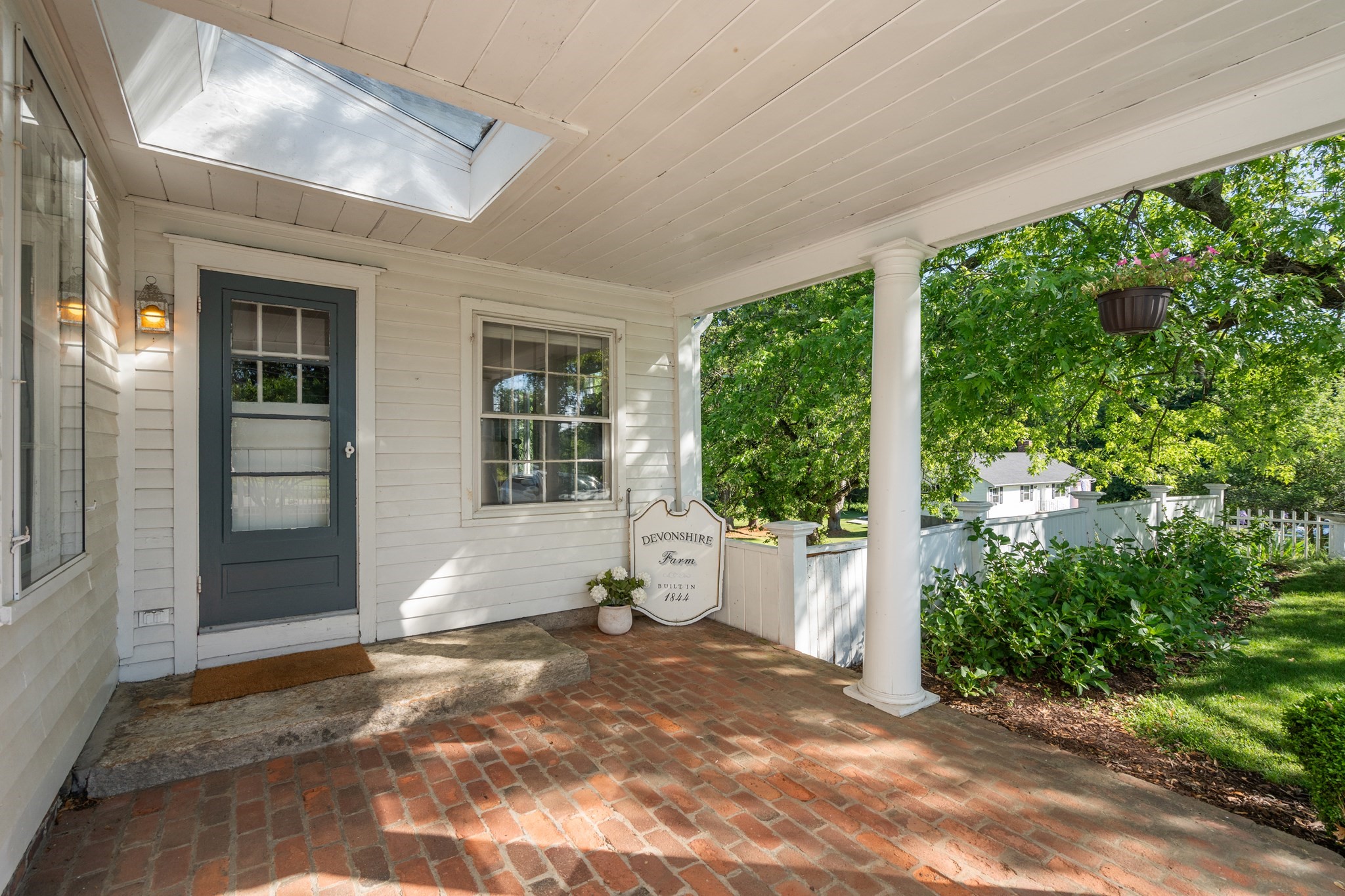 339 Boston Rd Property Photo 3