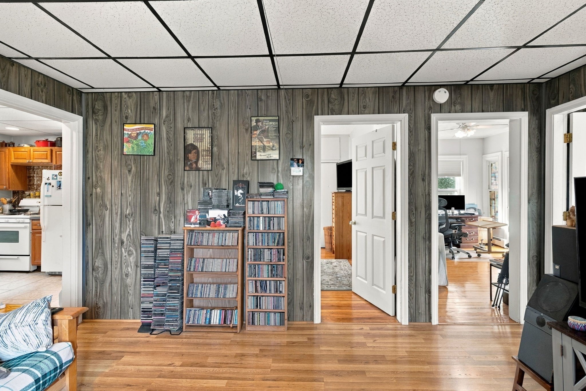 562 Newport Ave Property Photo 26
