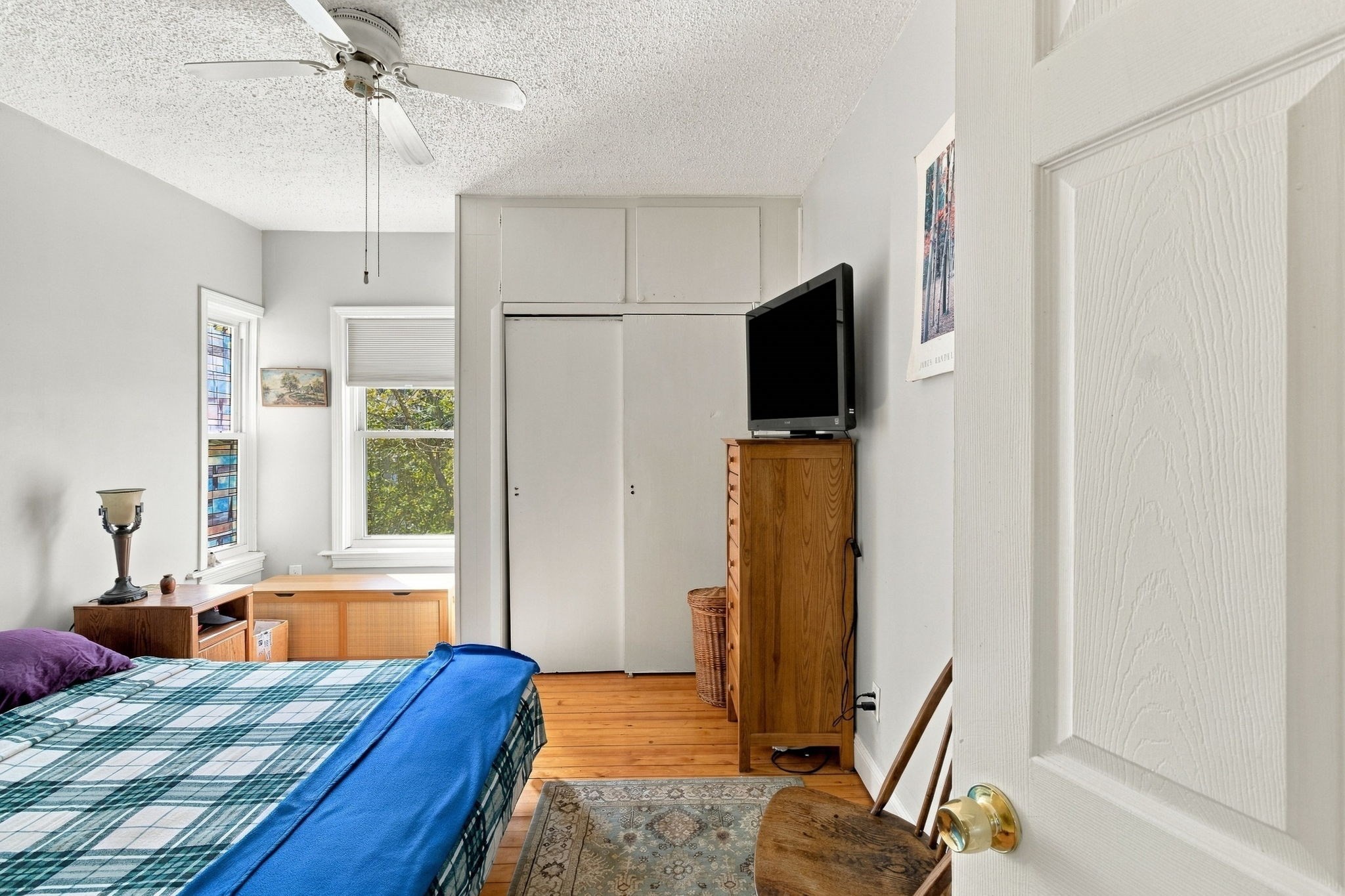 562 Newport Ave Property Photo 28