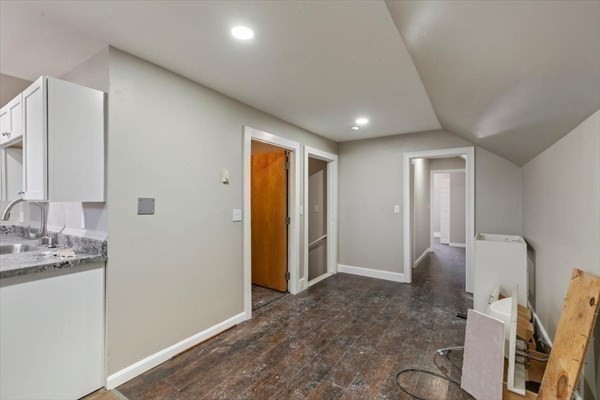 31 Garfield Property Photo 5