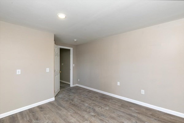 31 Garfield Property Photo 15