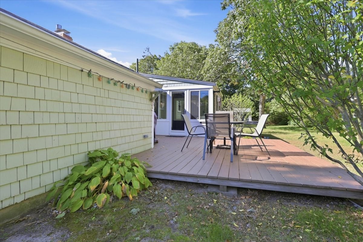32 Scholl Av Property Photo 5