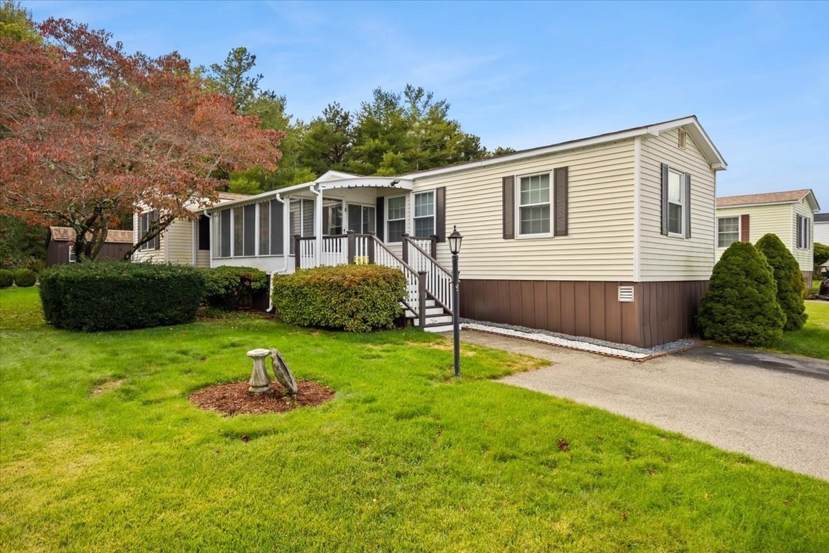 8 Narrangansett Drive Property Photo 1