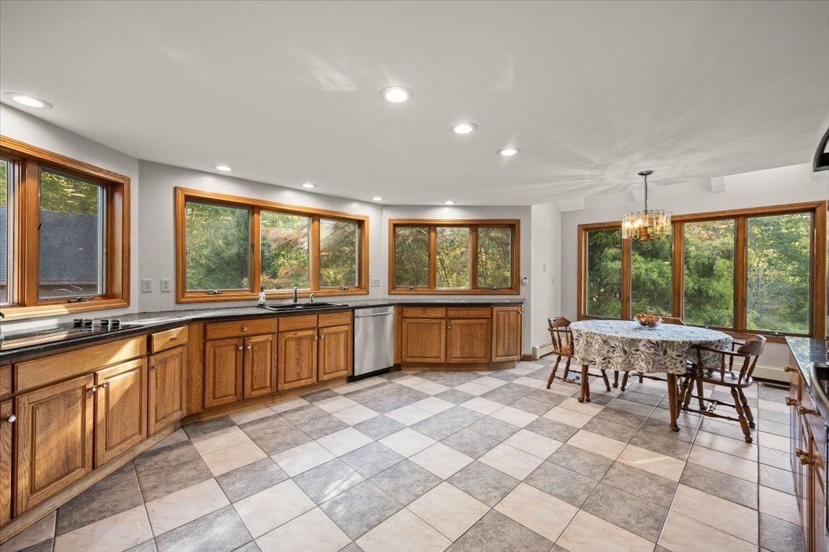 38 Purchase St Property Photo 16