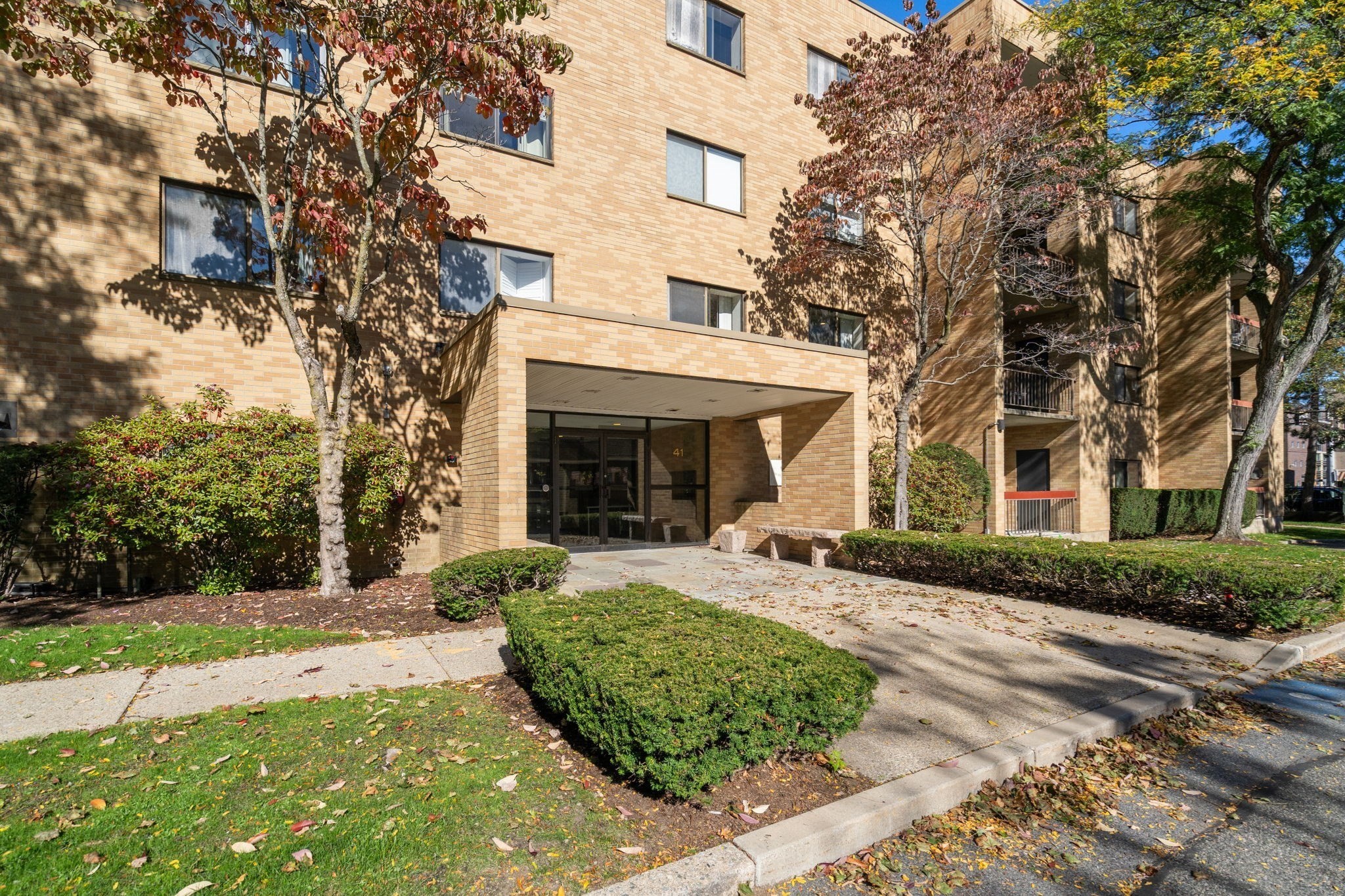 41 Centre St # 204