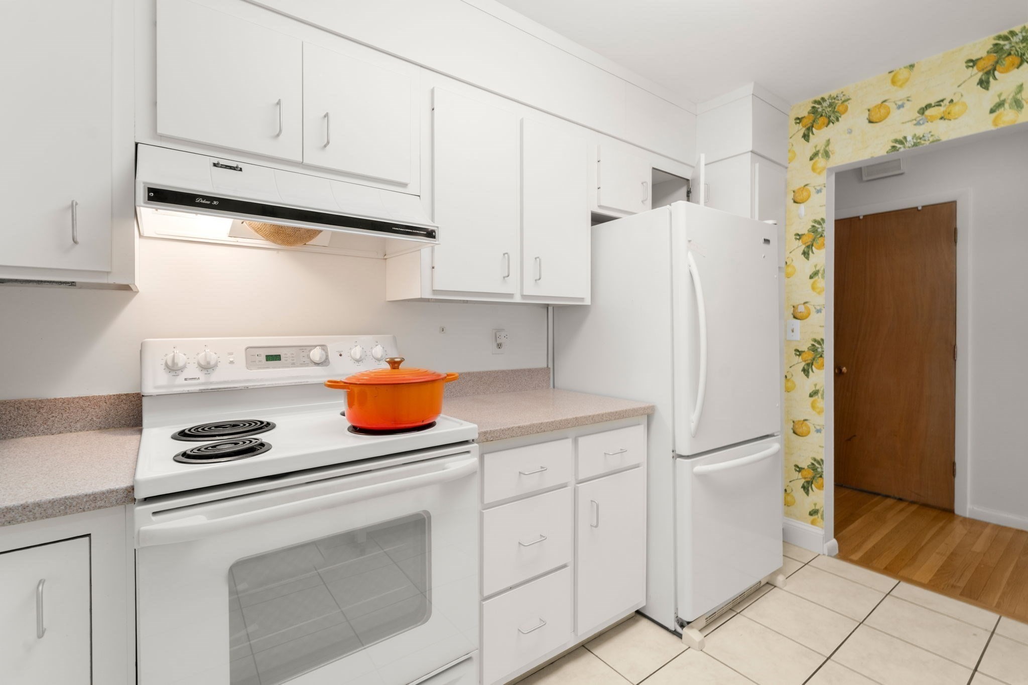 41 Centre St # 204 Property Photo 6