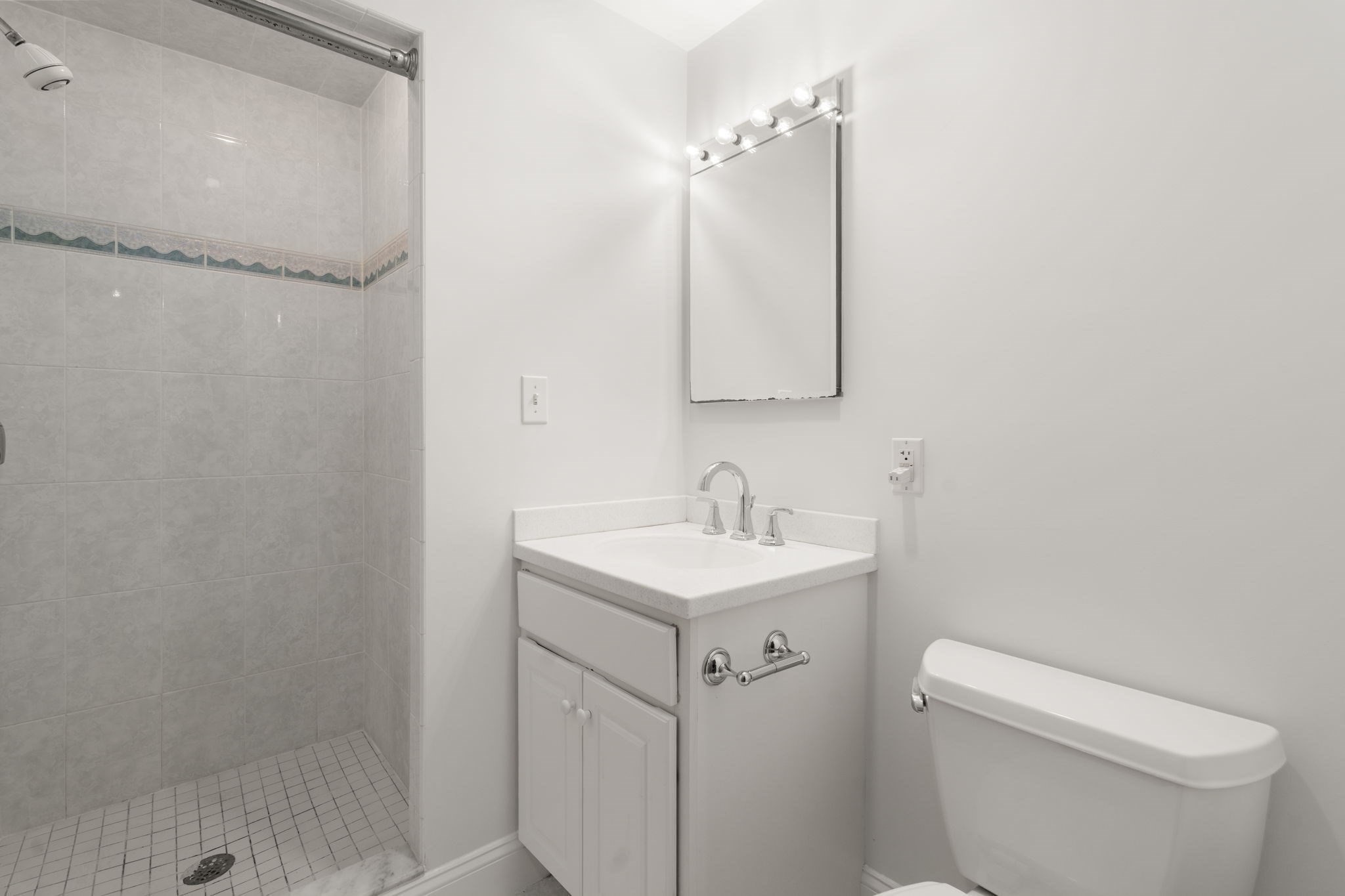 41 Centre St # 204 Property Photo 7