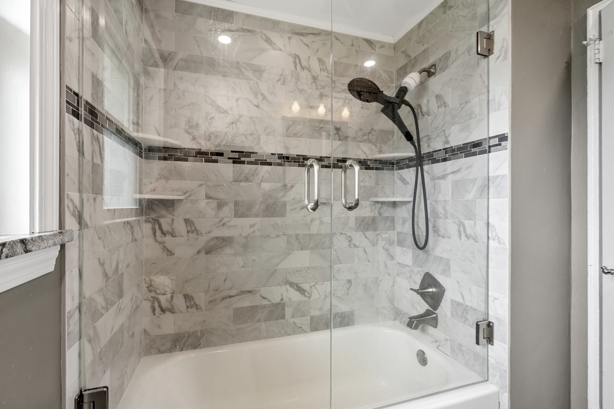 29 Ernest St. Property Photo 9