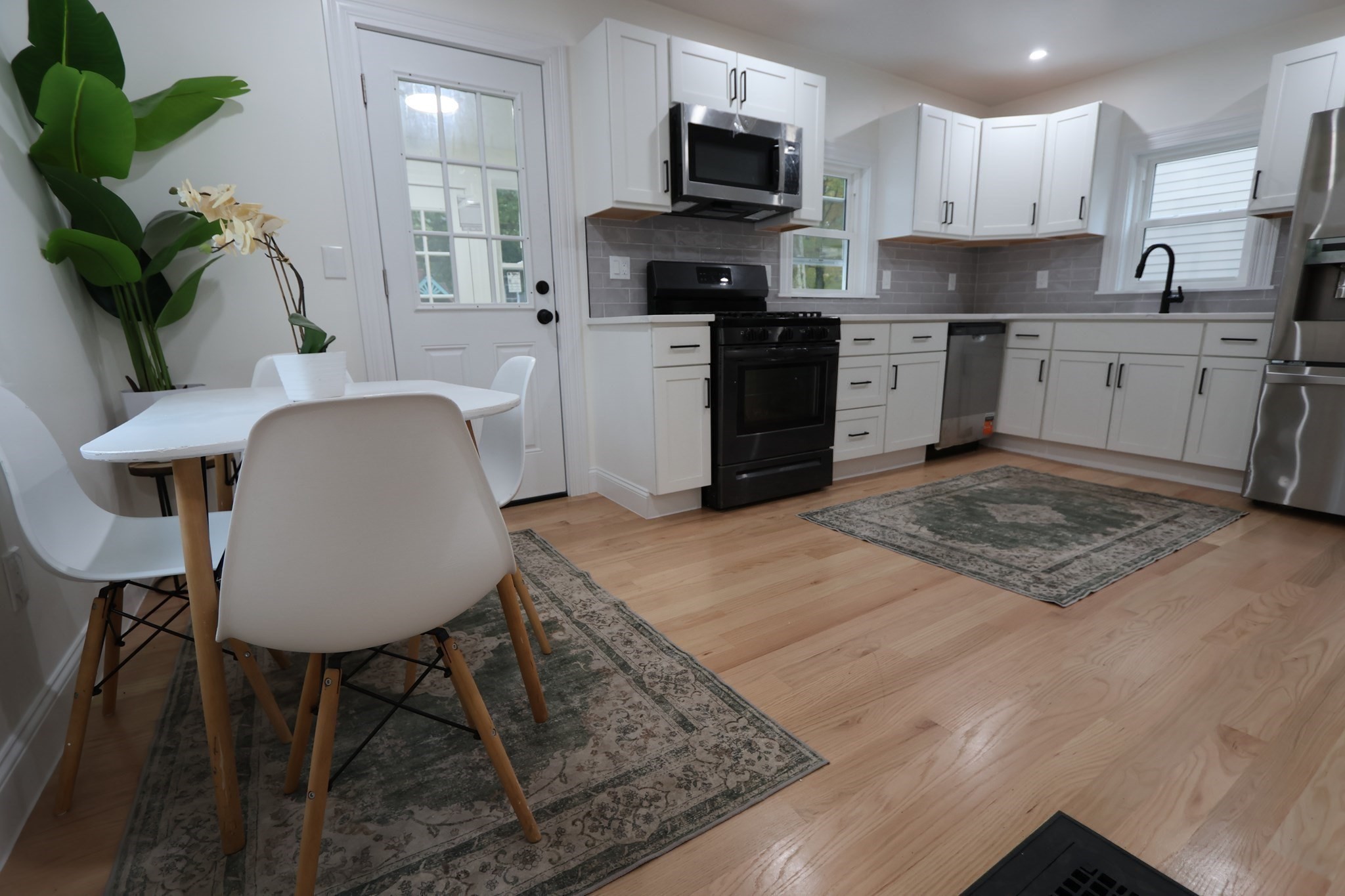 8 Curve St Property Photo 2