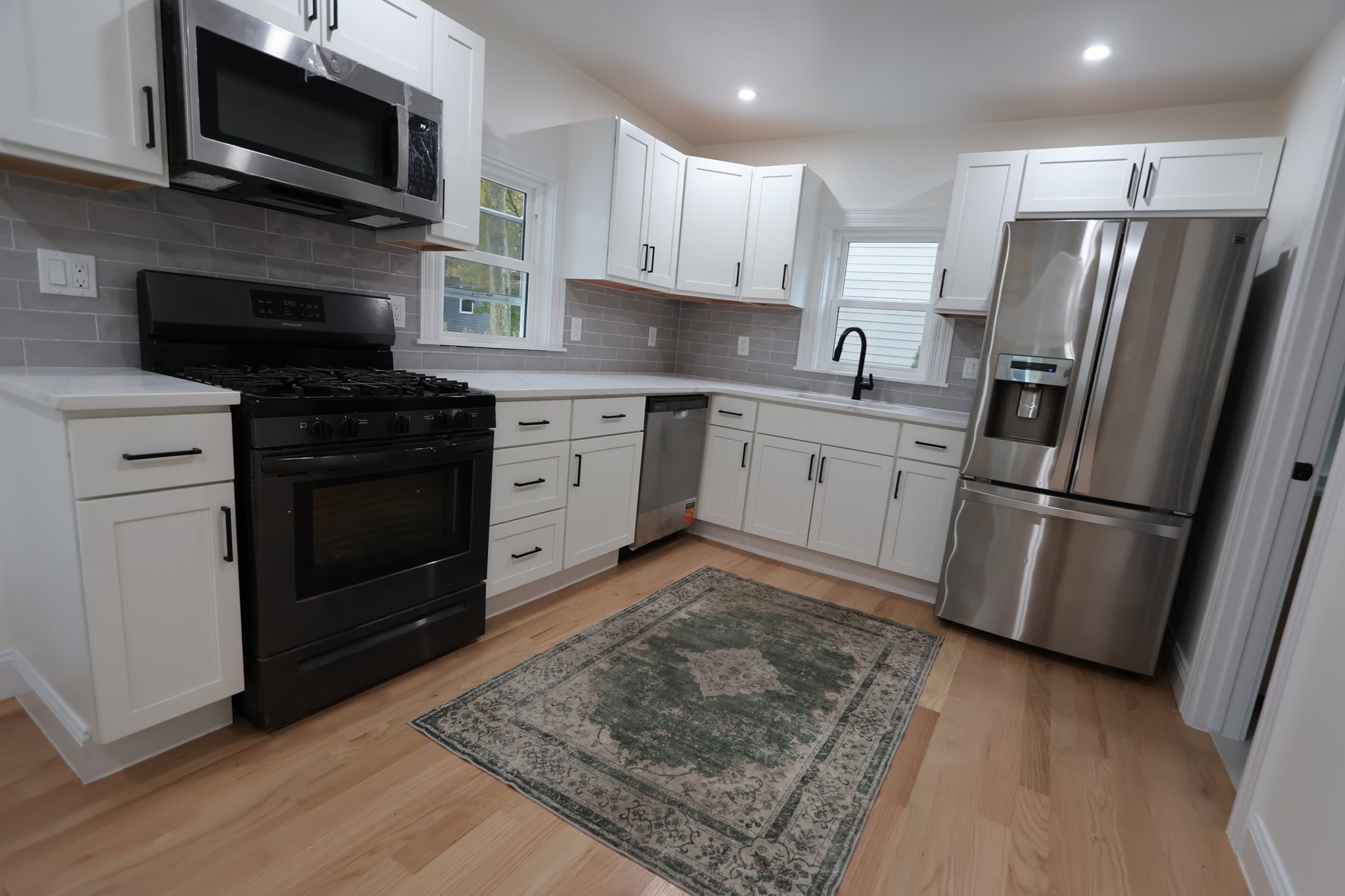 8 Curve St Property Photo 3