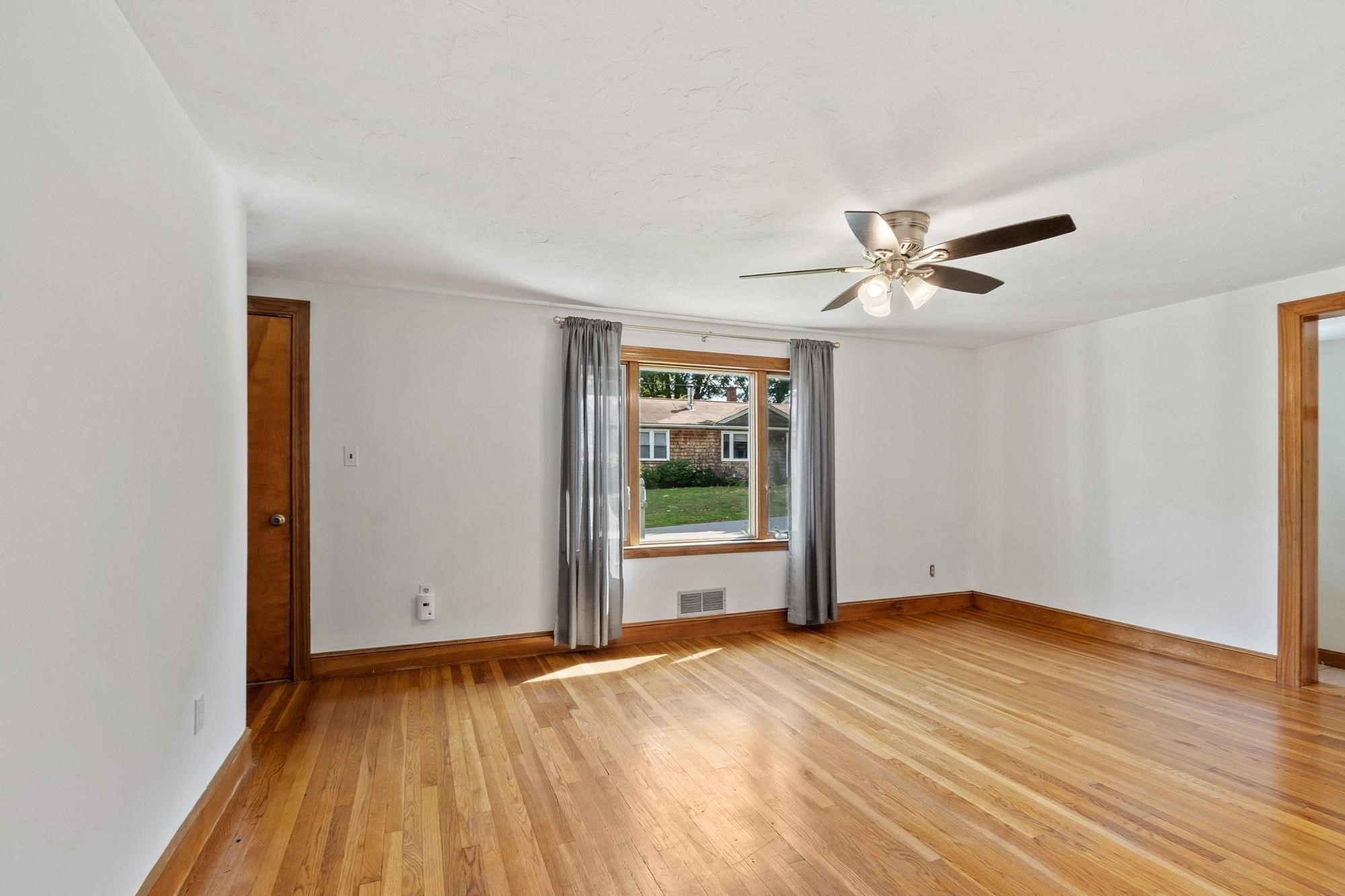 8 Story Acres Rd Property Photo 7