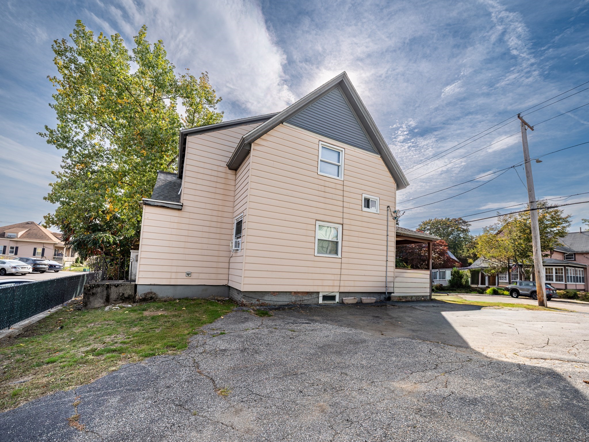 37 Coburn Ave Property Photo 4