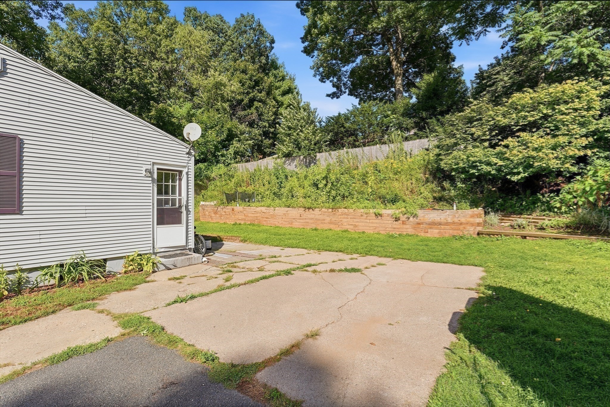101 Regal St Property Photo 28