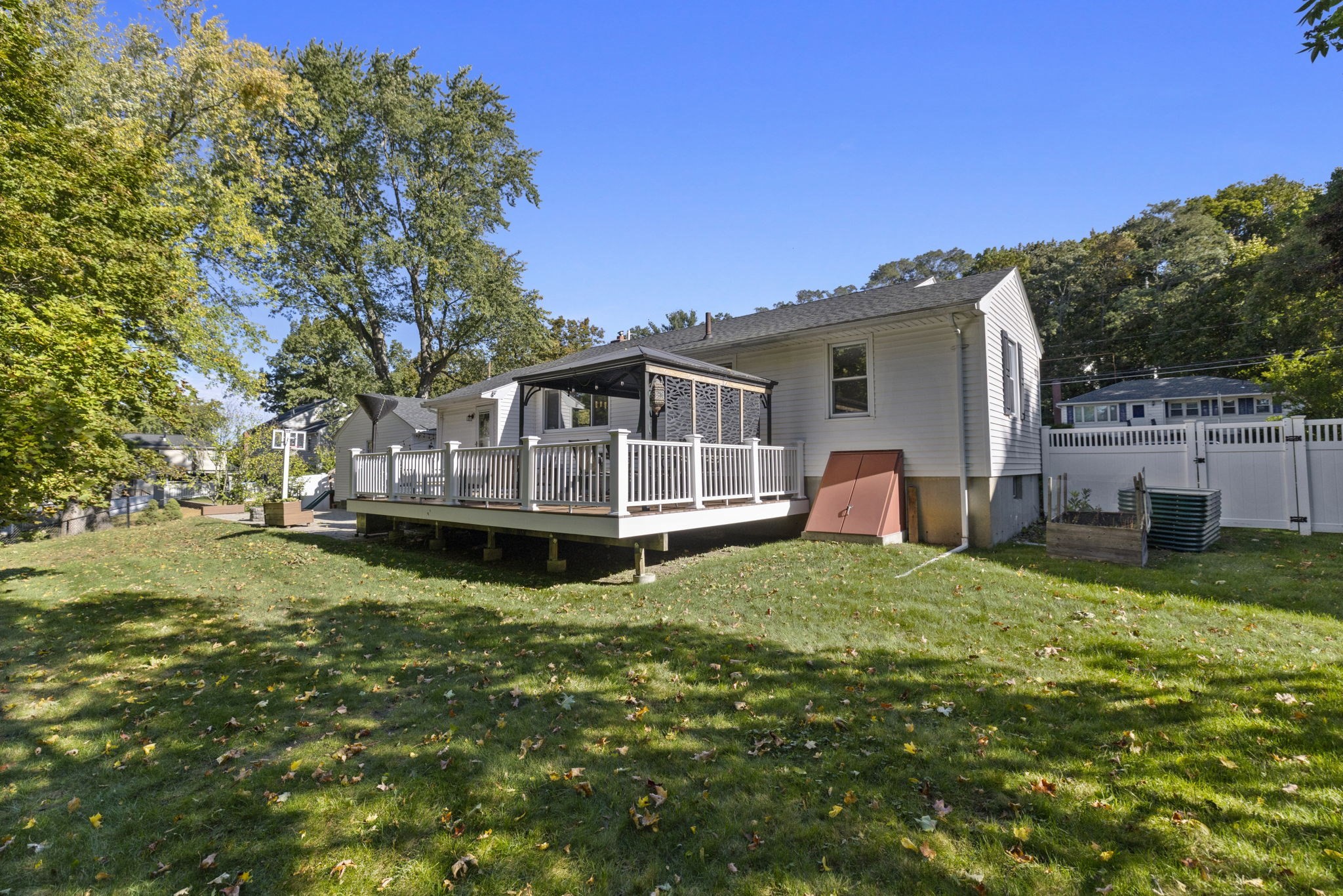 344 West Street Property Photo 28