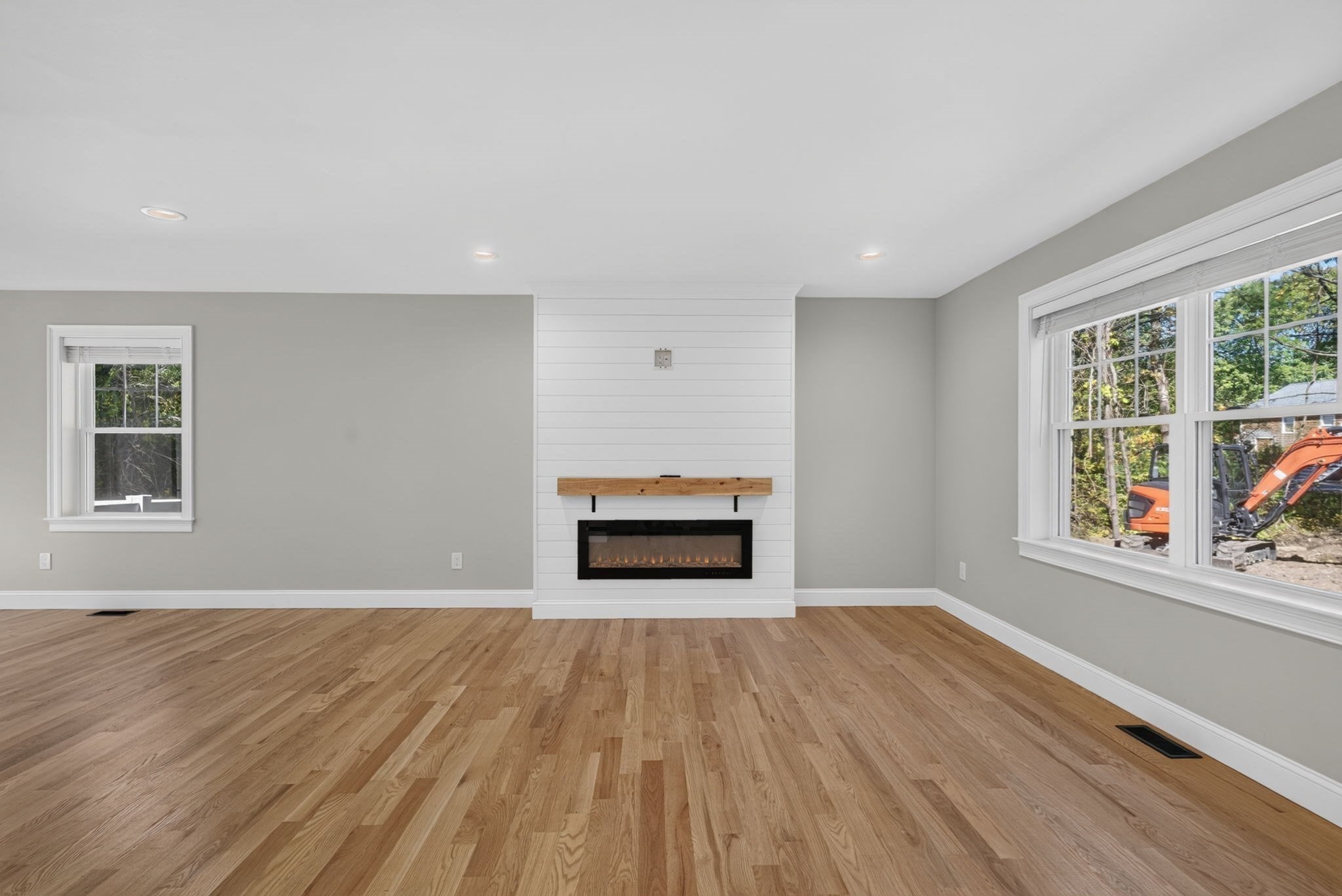 275 Pine St Property Photo 5