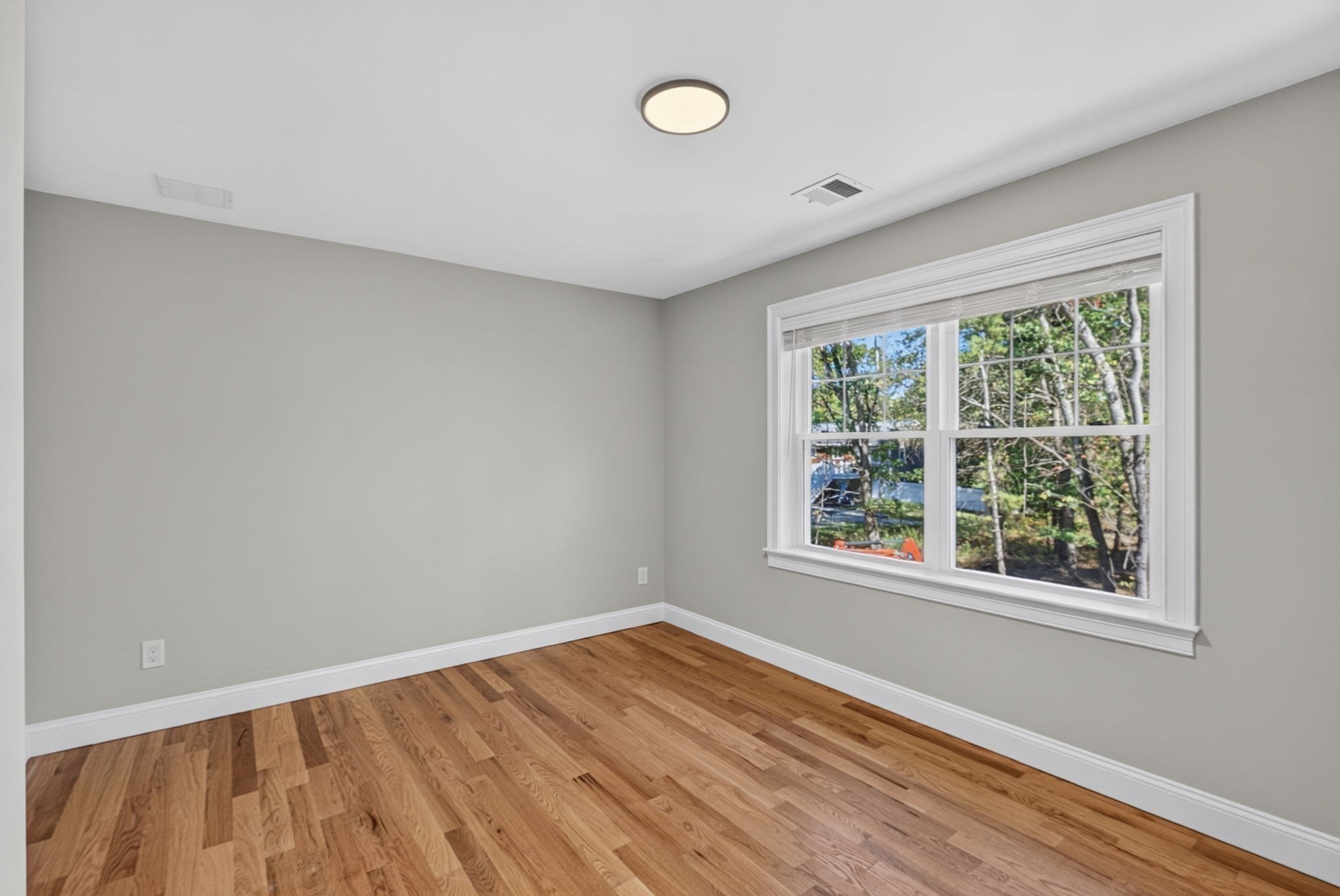 275 Pine St Property Photo 19